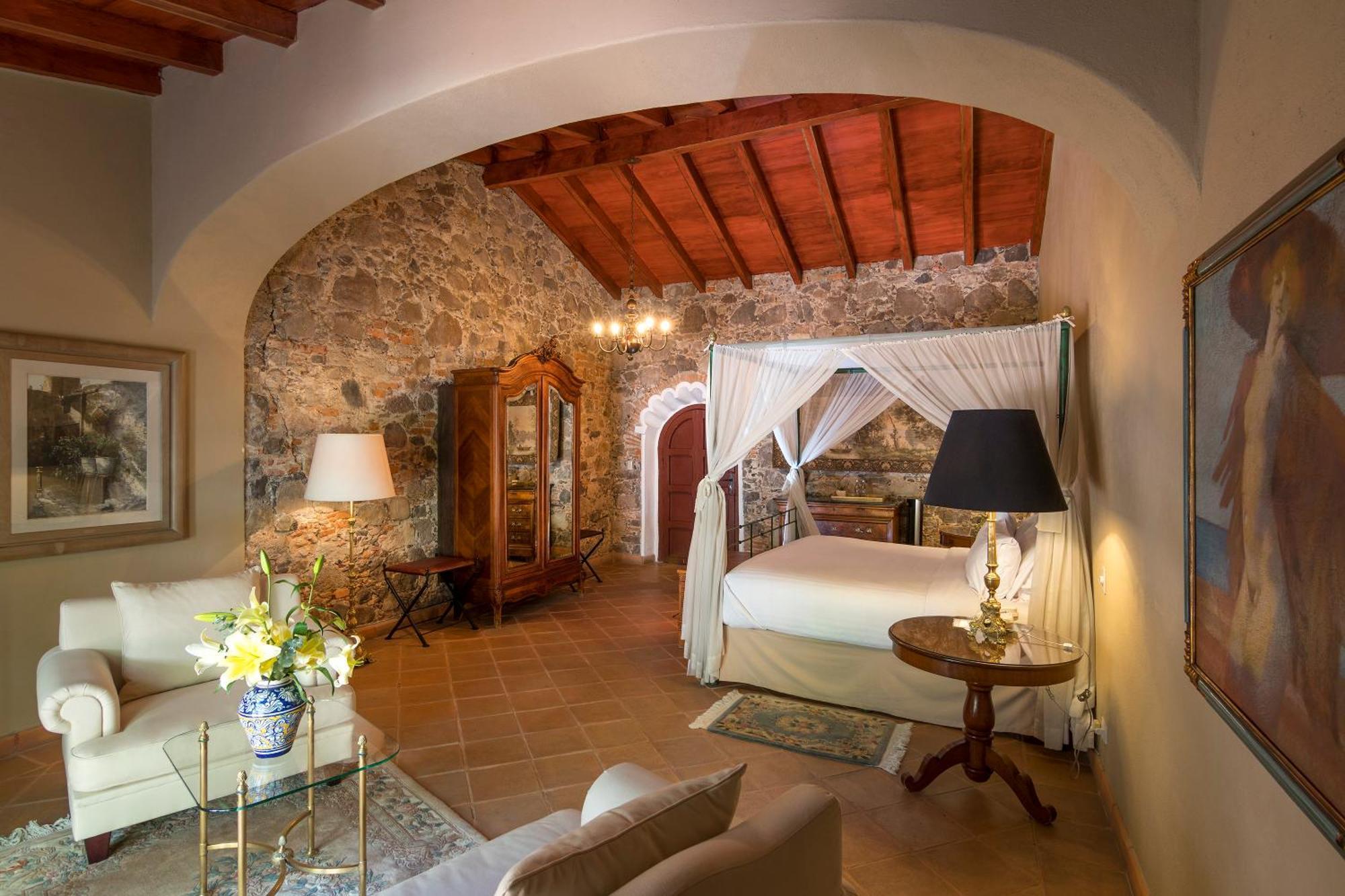 Superior King Suite