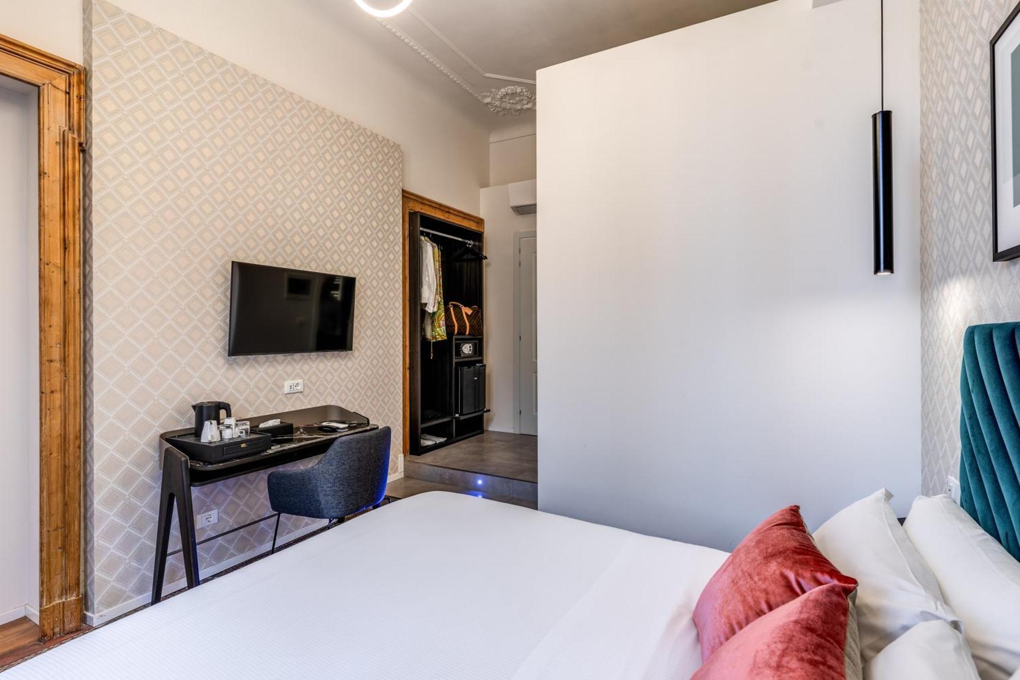 Queen Room