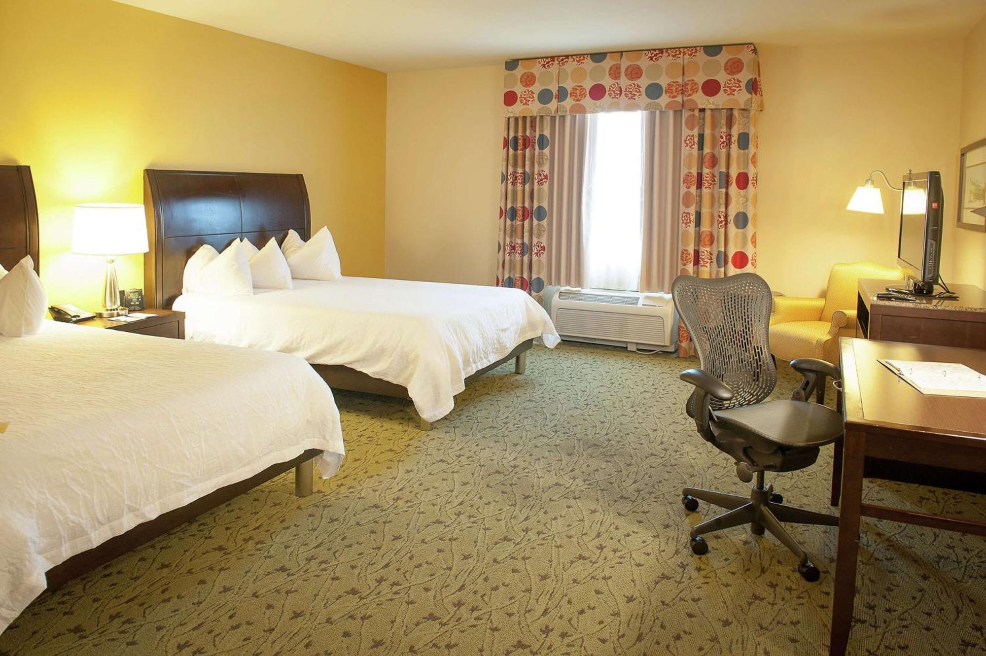 Queen Room Two Queen Beds Accessible Tub Mobility Access,1557448939:JPEG