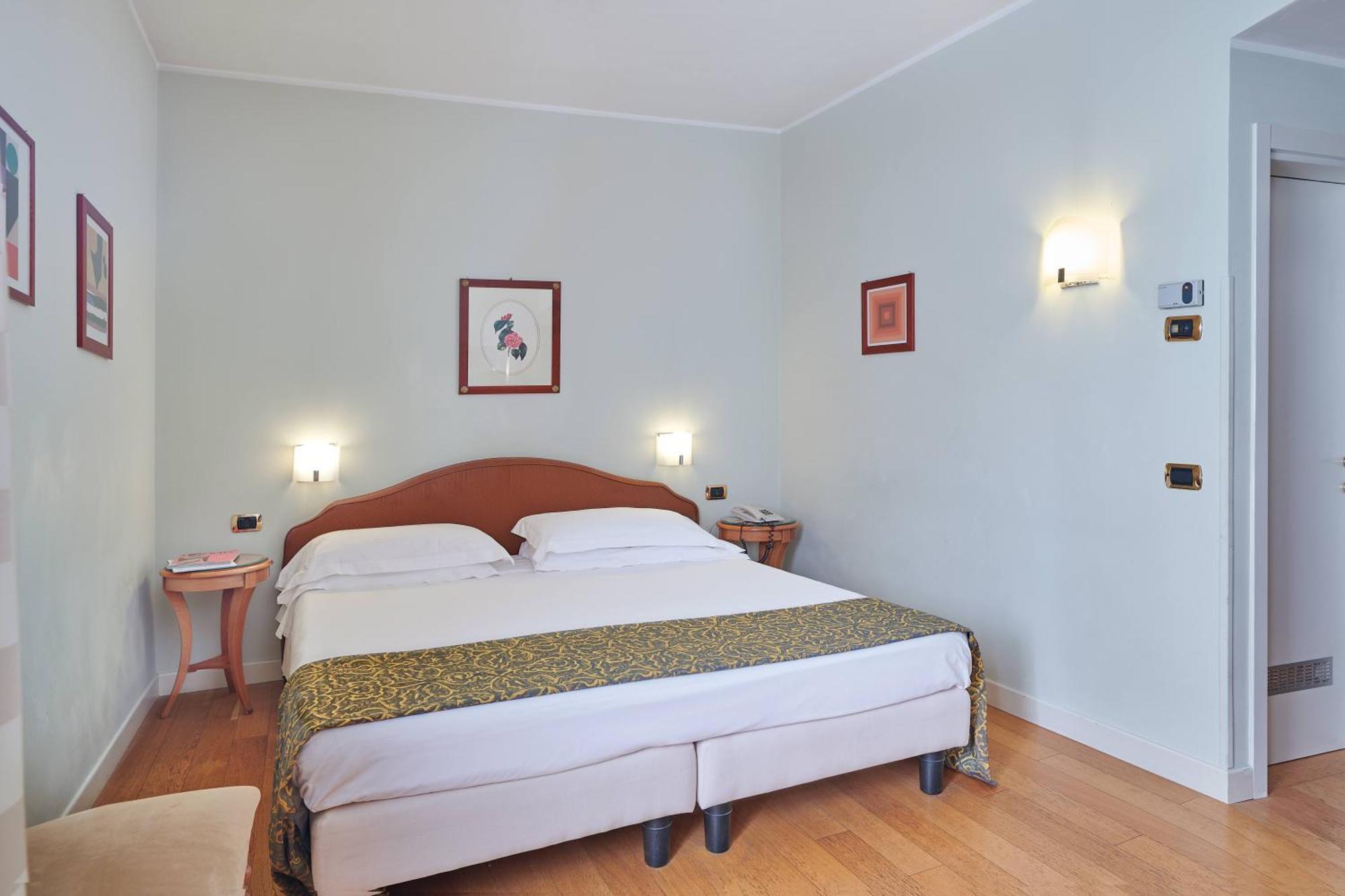 Classic Double Room,1557980284:JPEG