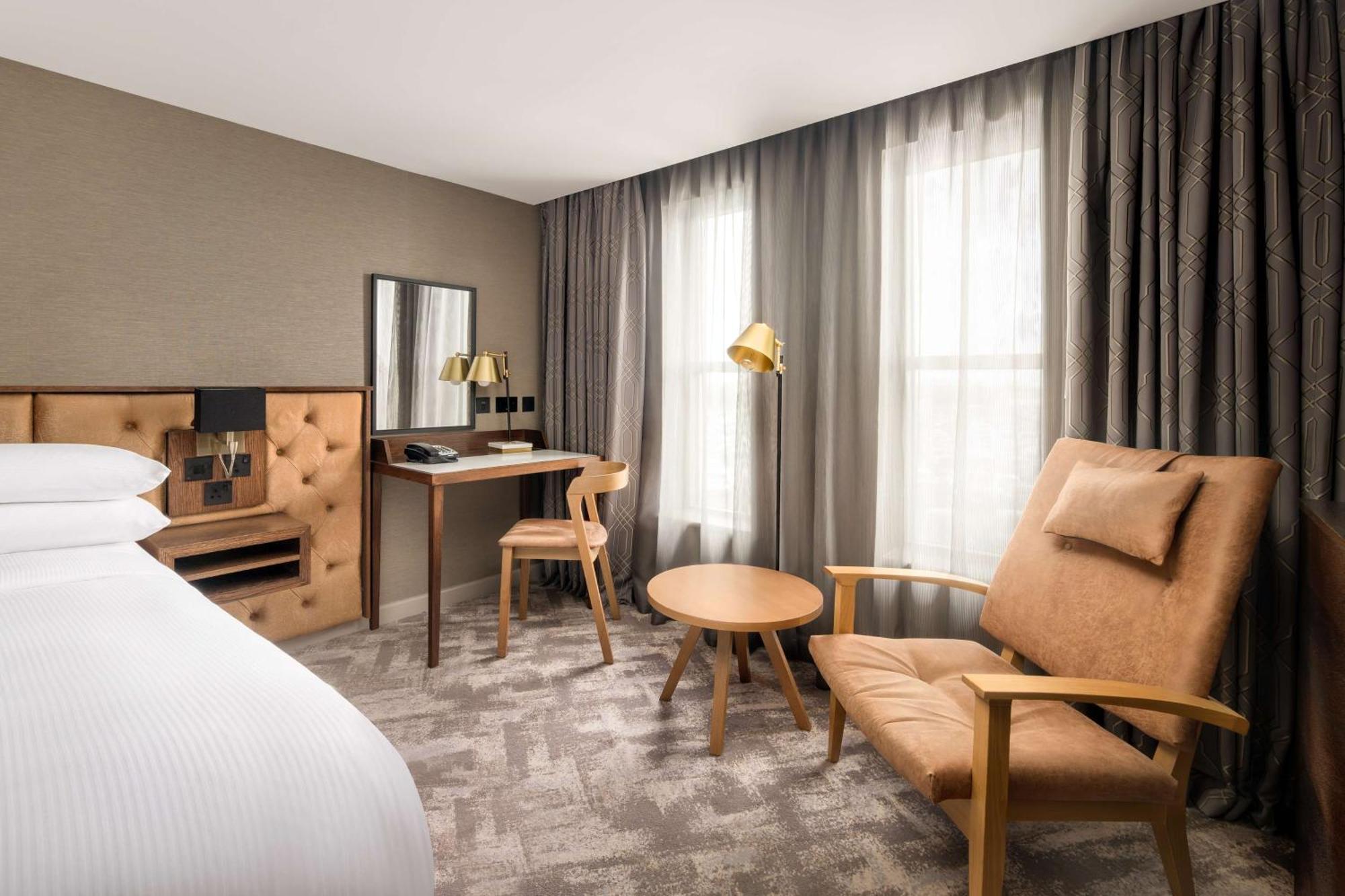 Deluxe King Room,1559664997:JPEG