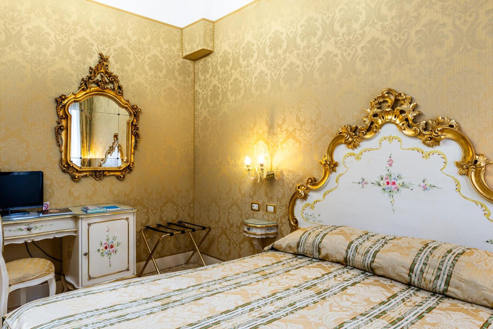 Double or Twin Room,1572720455:JPEG