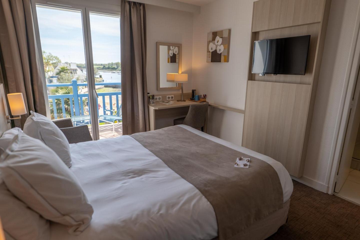 Superior Double Room with Balcony and Sea View,1705972902:JPEG
