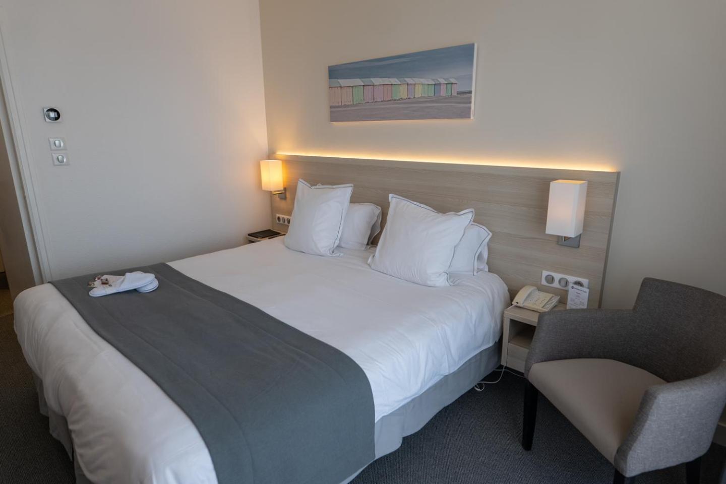 Comfort Queen Room,1574702573:JPEG