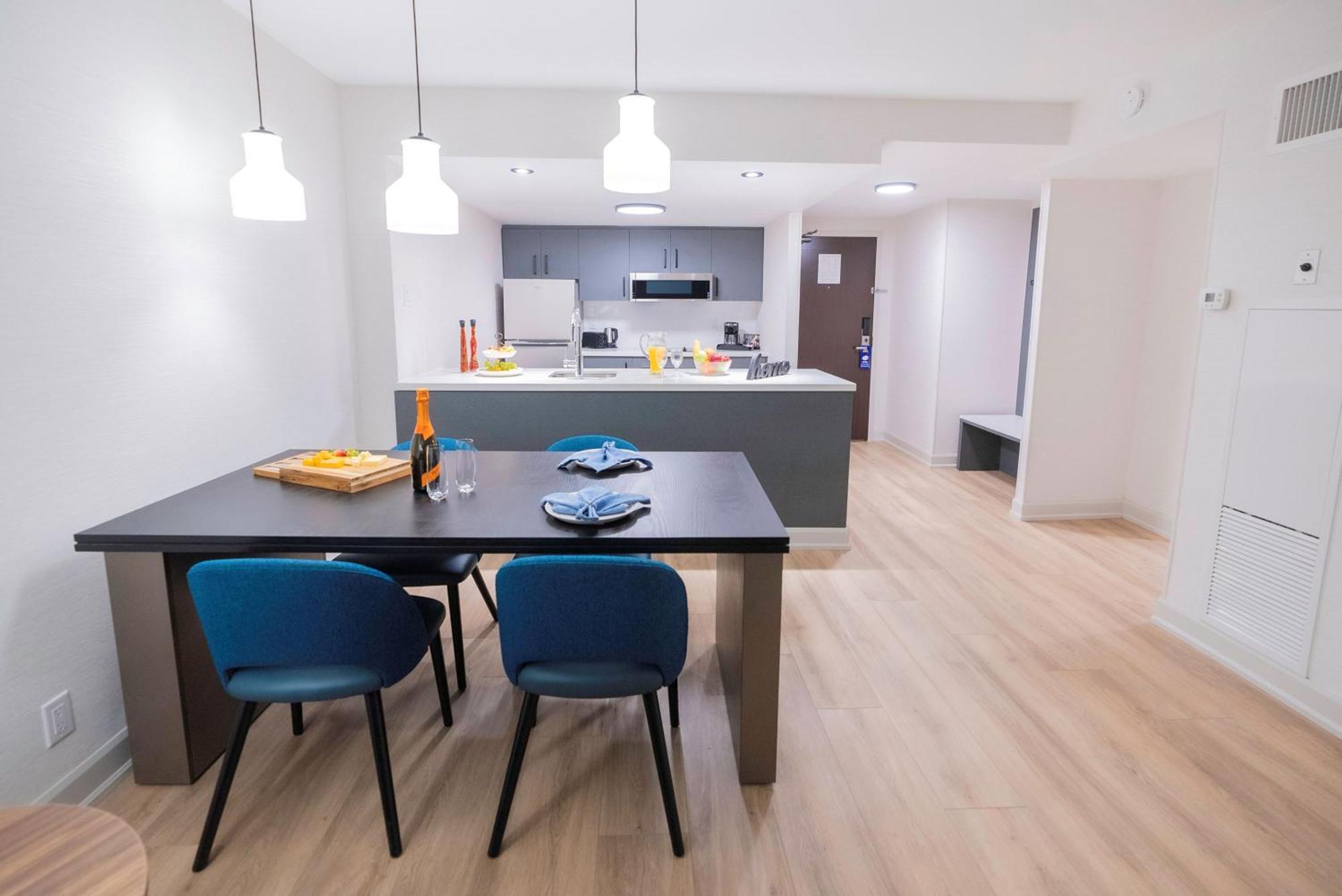 Modern Two Bedroom Suite,1583652864:JPEG