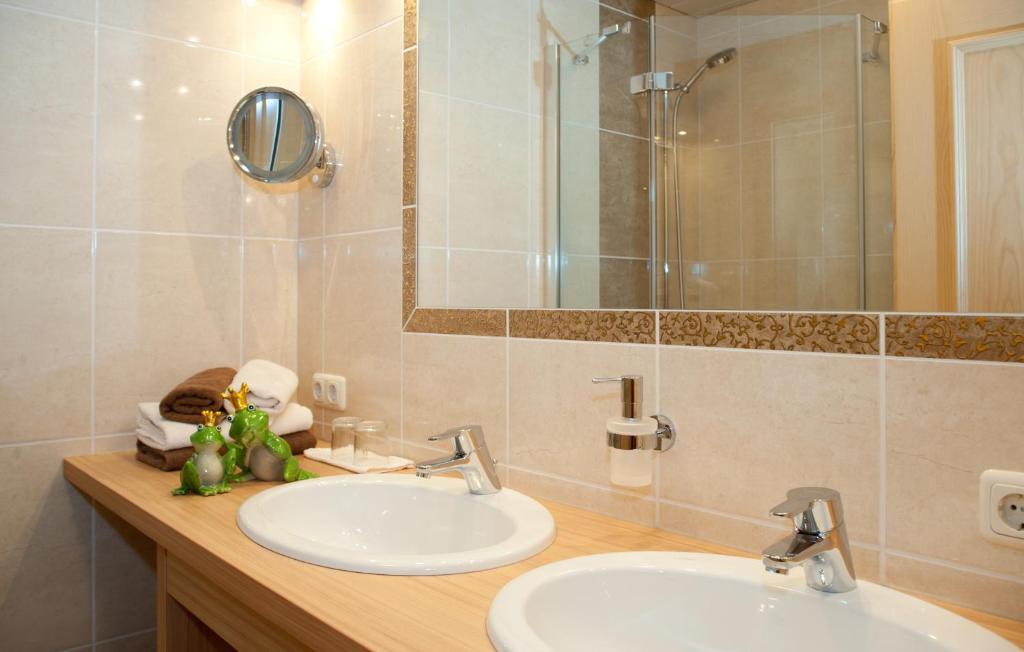 Standard Two-Bedroom Apartment,118908238:JPEG