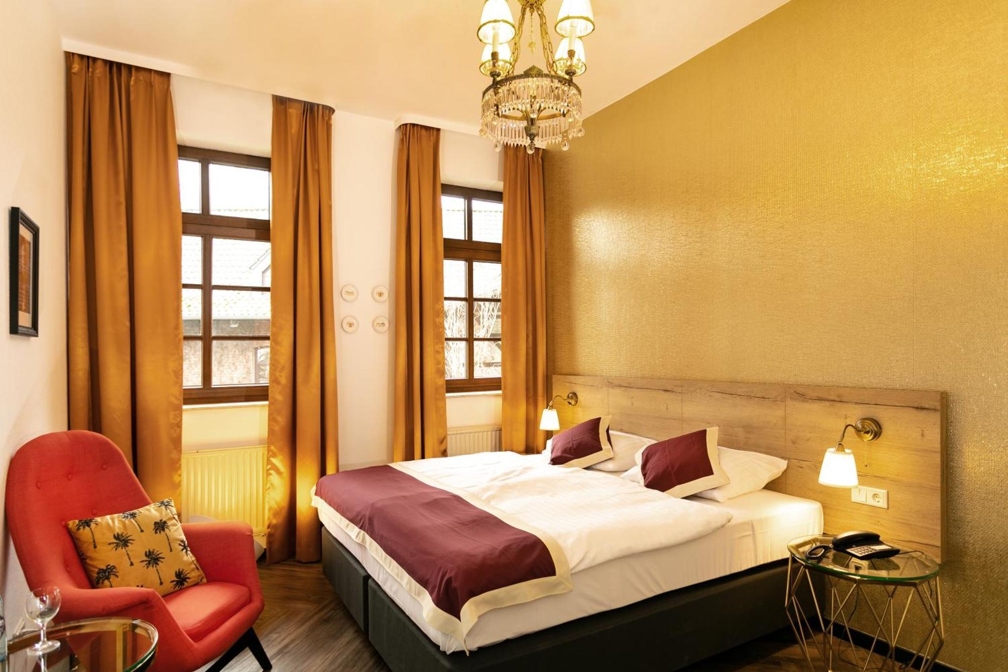 Deluxe Double Room Shower,1592054932:JPEG