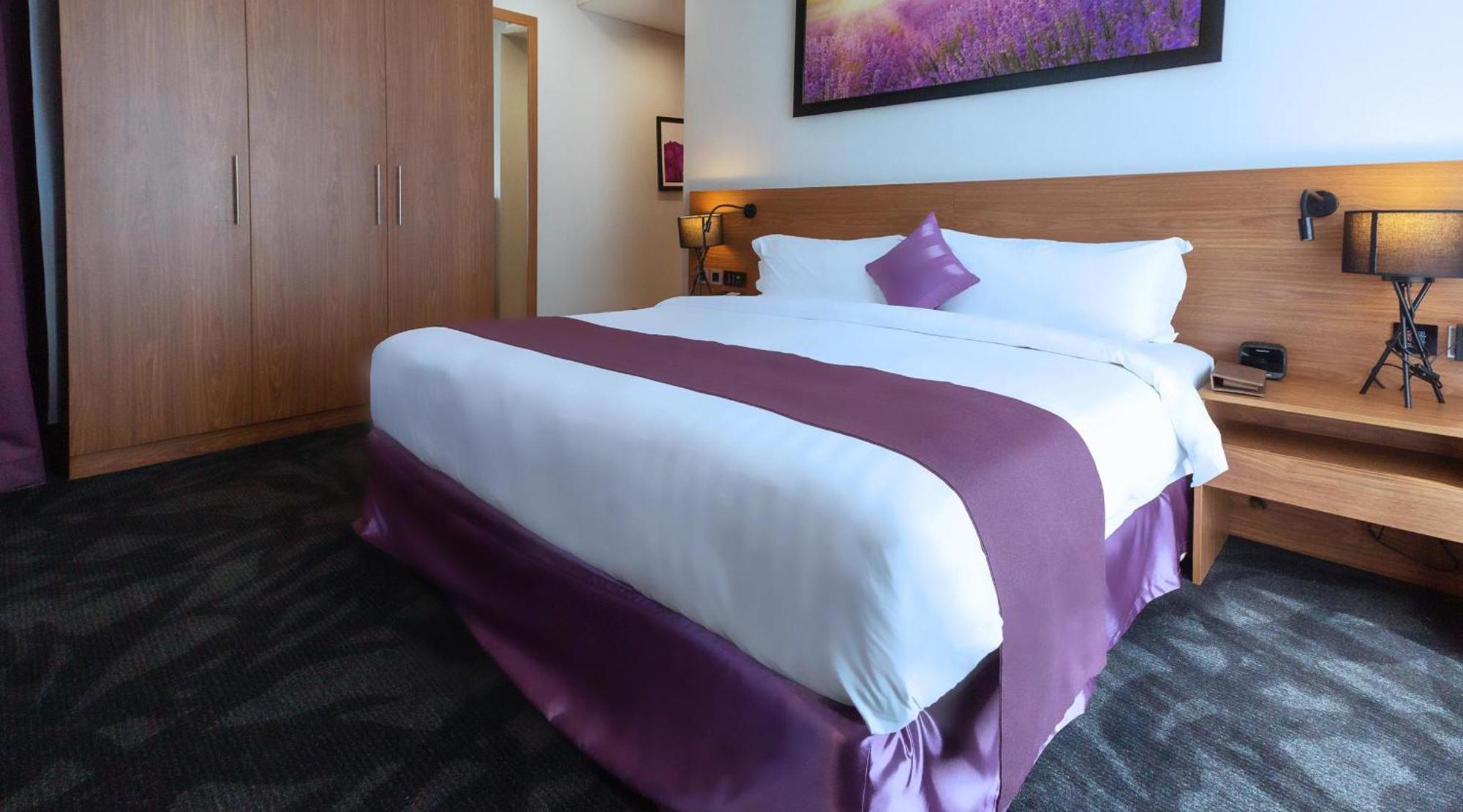 Standard Room, 20% off food and beverage, excluding signature dishes, 20% off Laundry and 10% off Spa,1598456245:JPEG