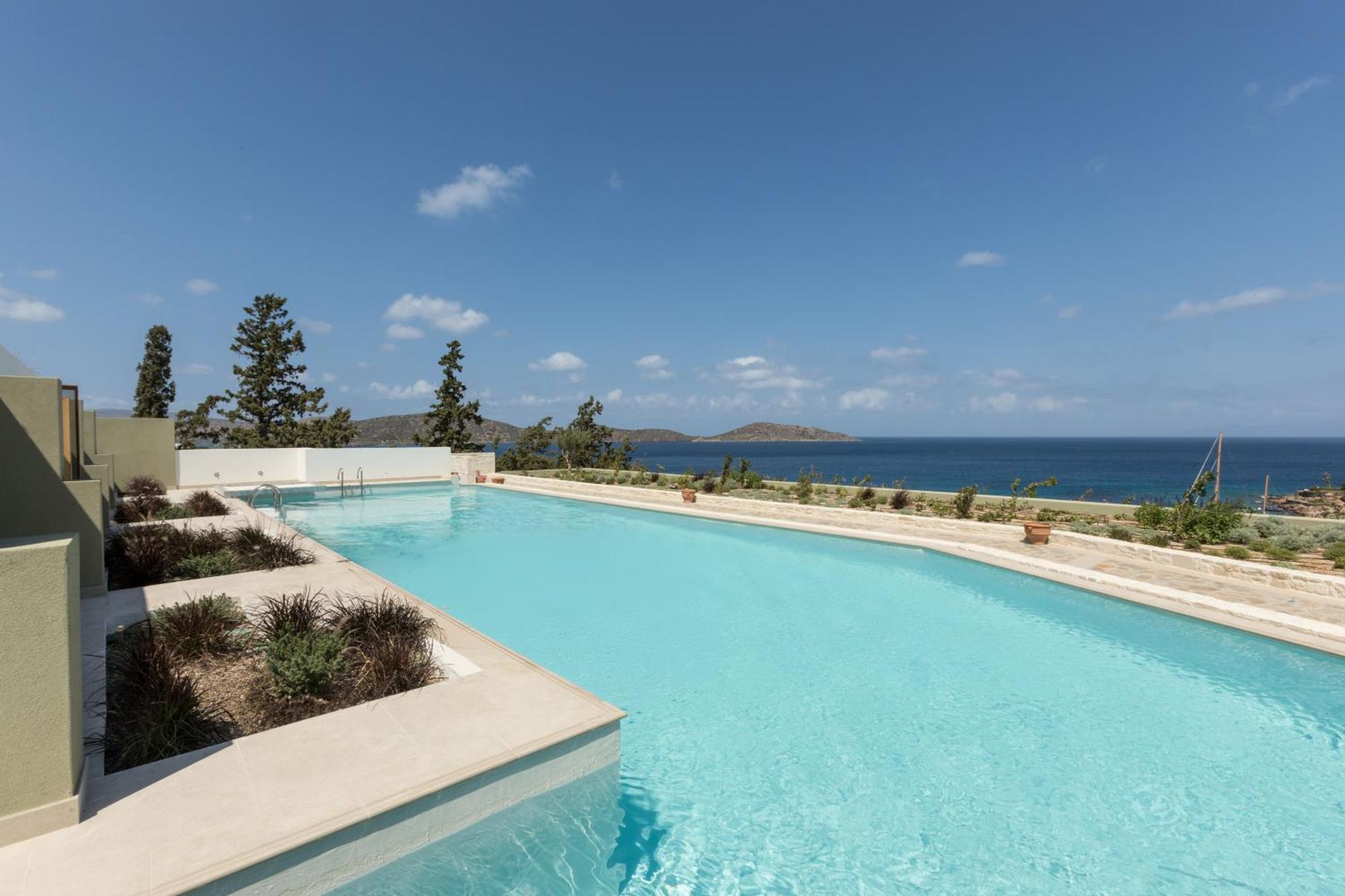 Premium Junior Suite Shared Pool,1597544160:JPEG