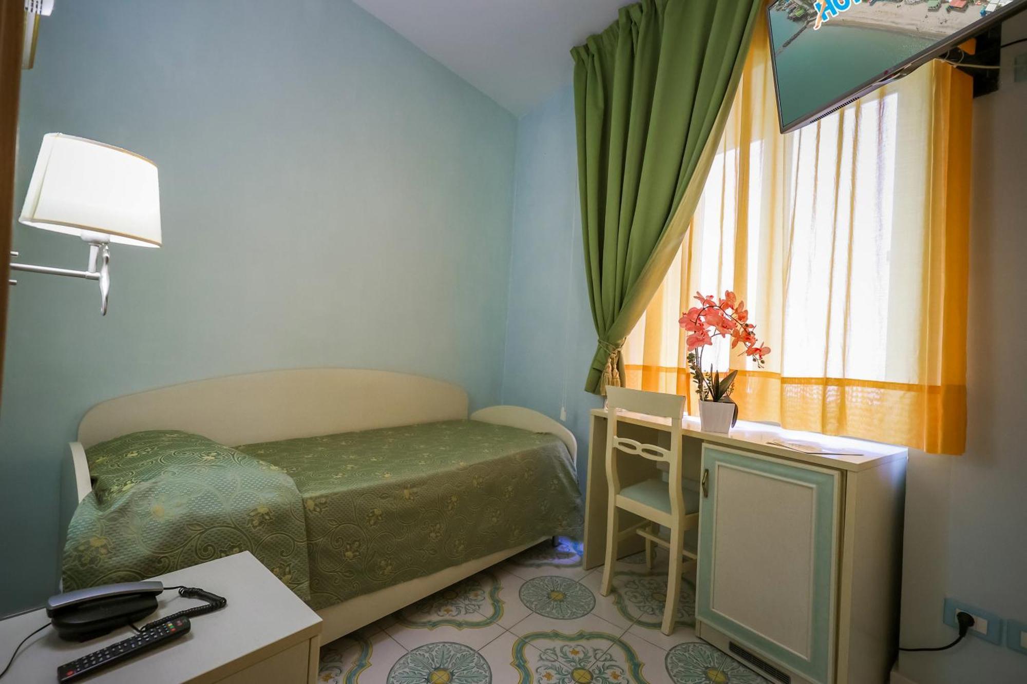 Standard Single Room,1598396919:JPEG