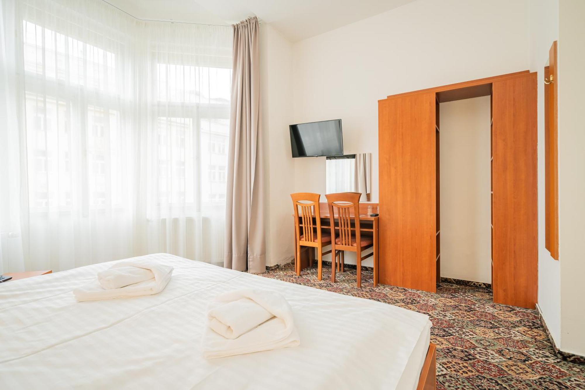 Double or Twin Room,1687463884:JPEG
