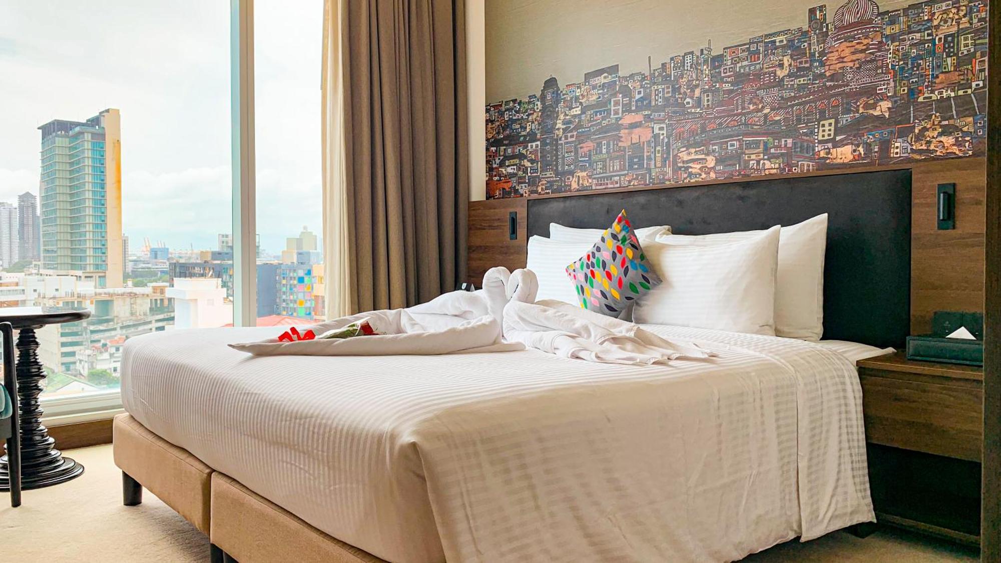 Deluxe King Room City View