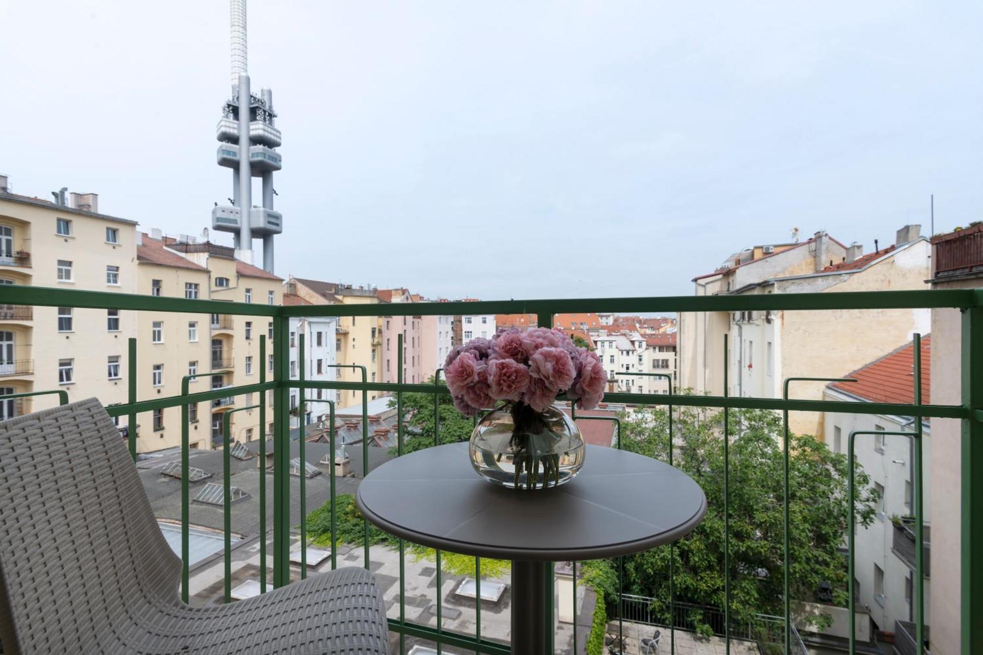 Deluxe Apartment Balcony,1603327045:JPEG