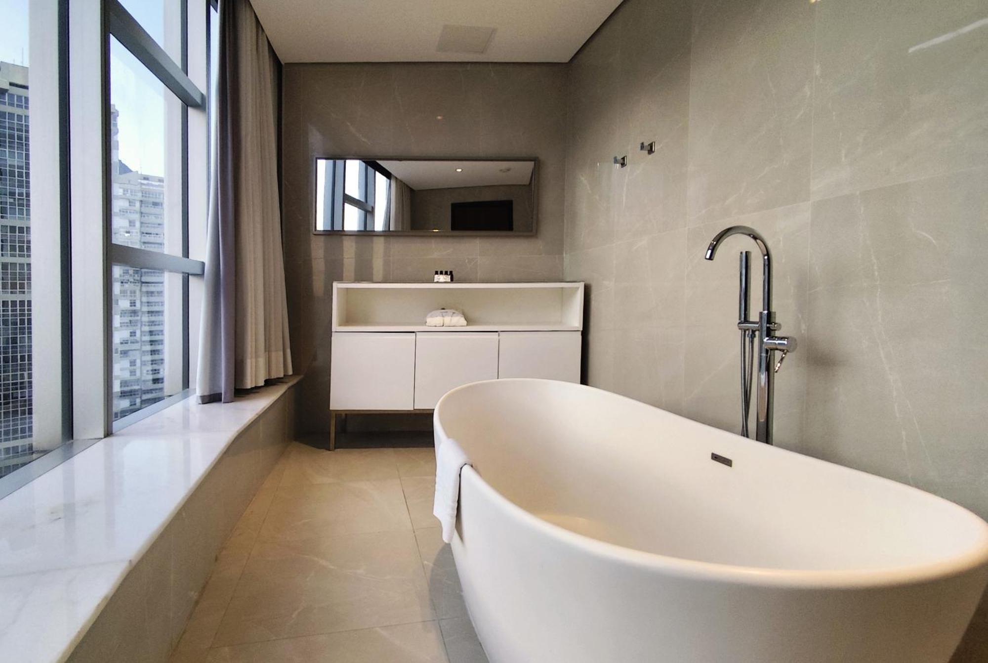 Suite Bath