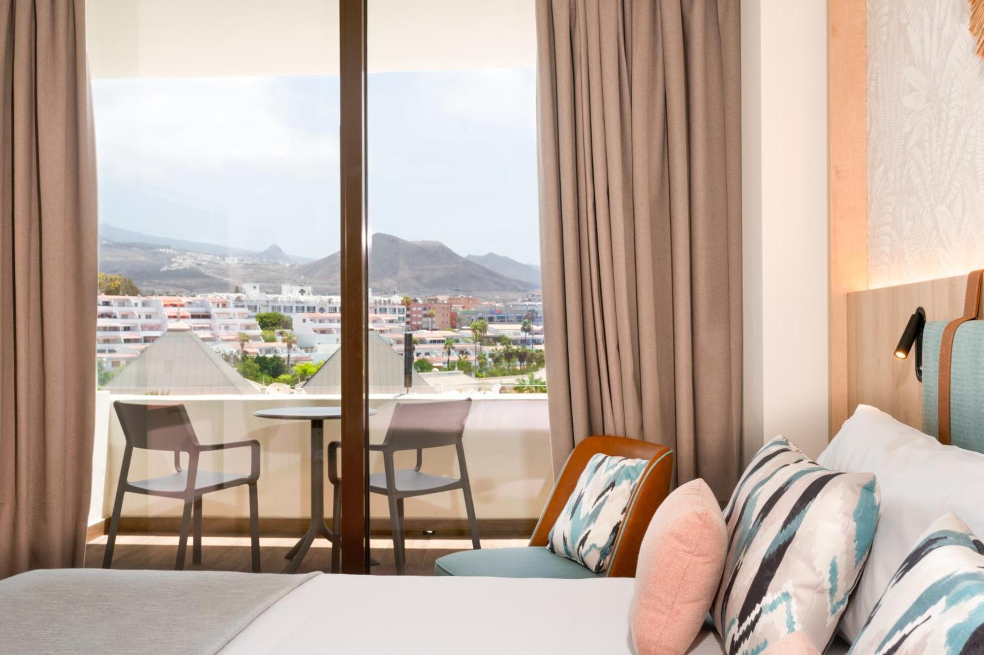 Twin Room Mountain Views,1611064971:JPEG
