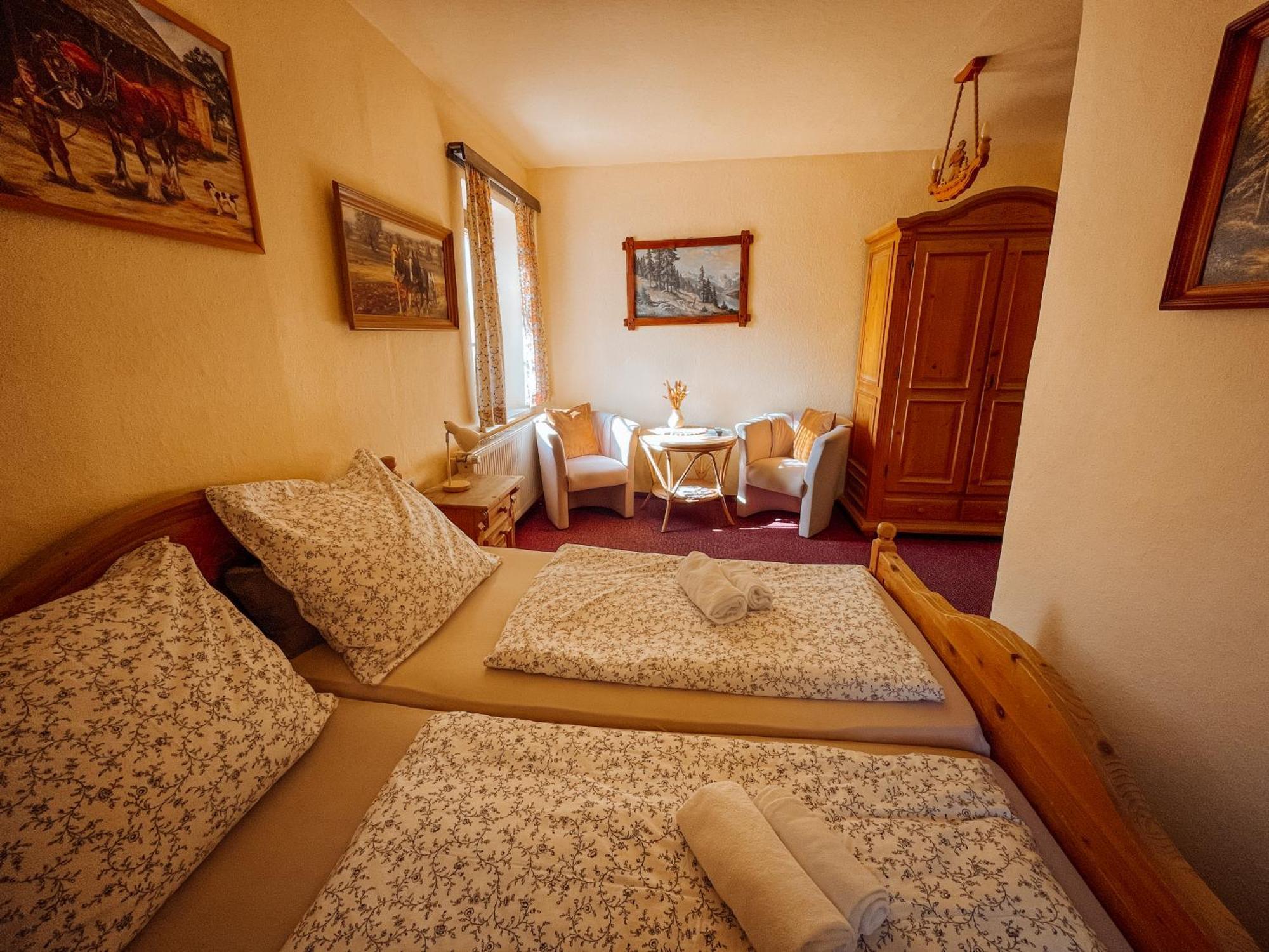 Double Room,1613065589:JPEG
