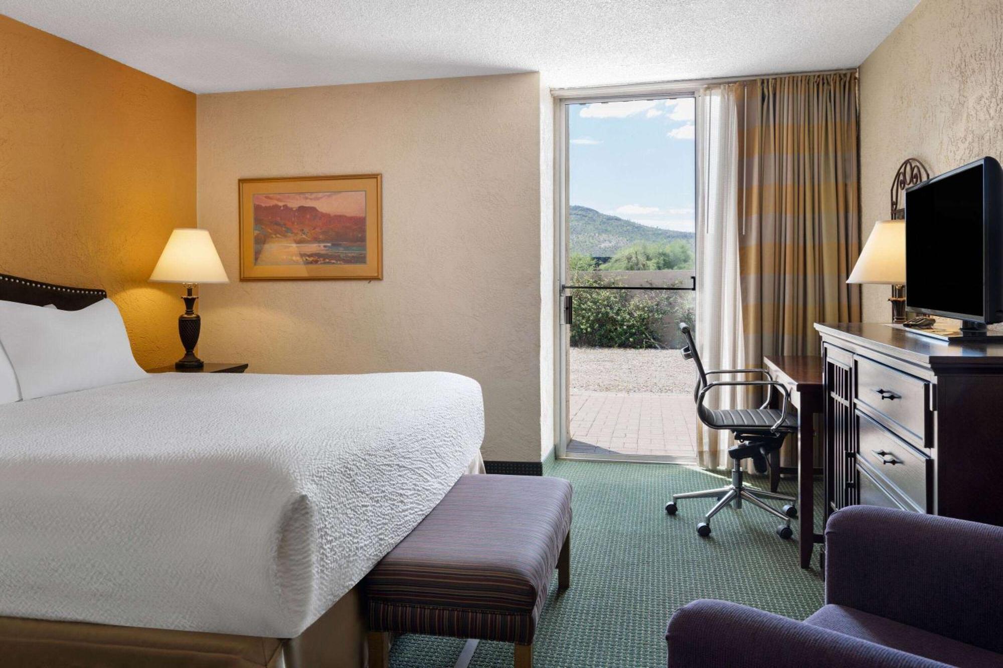 One-Bedroom King Suite Mobility Access or Non-Smoking