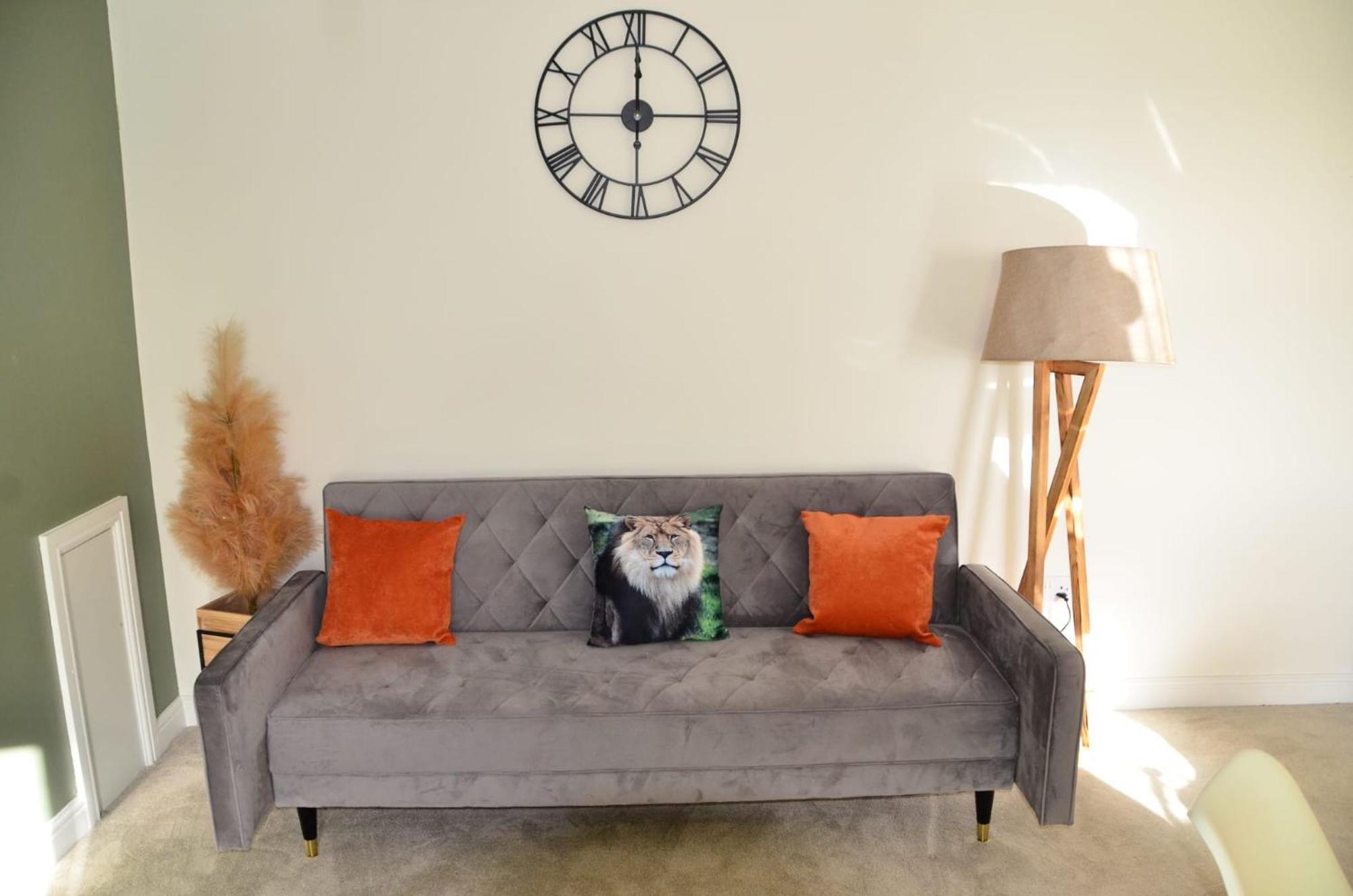 Apartment with City View,1618070087:JPEG