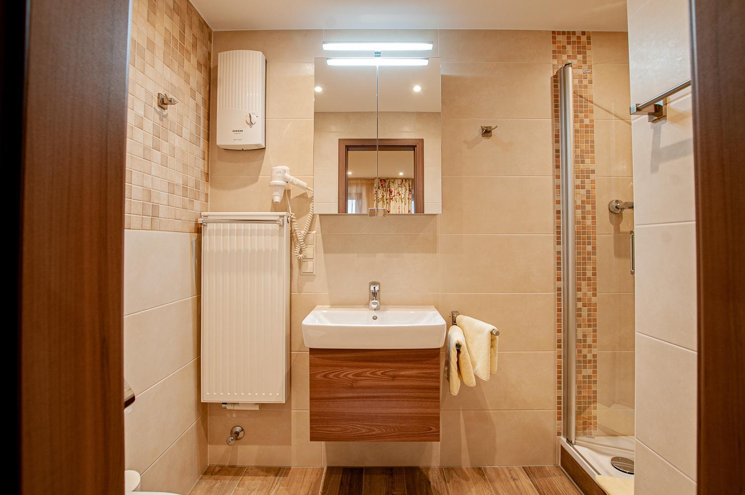 Double Room,1619767391:JPEG