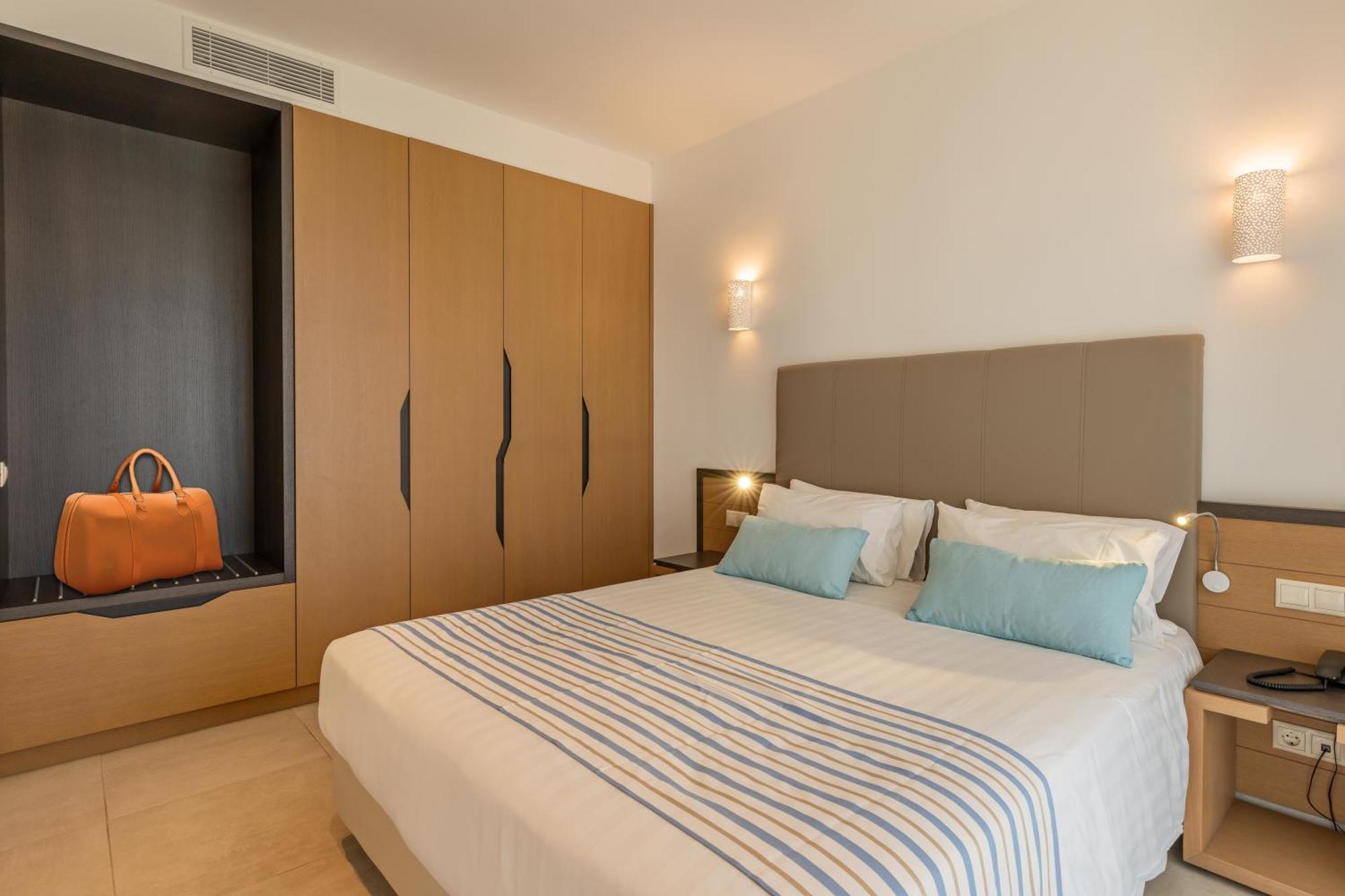 One Bedroom Suite,1621411345:JPEG