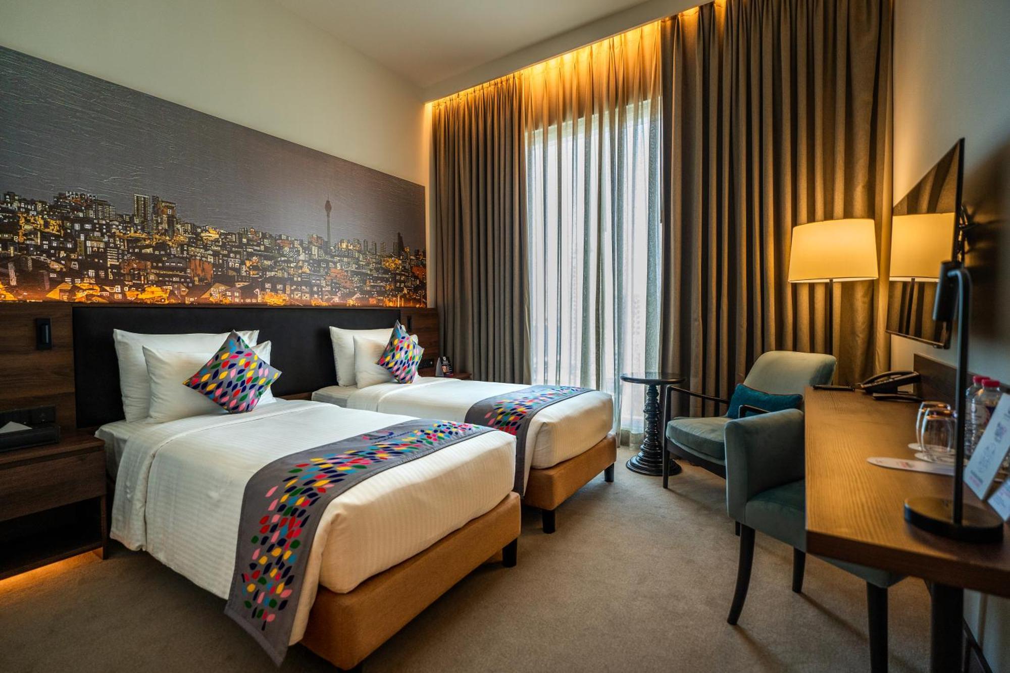 Deluxe Twin Room City View