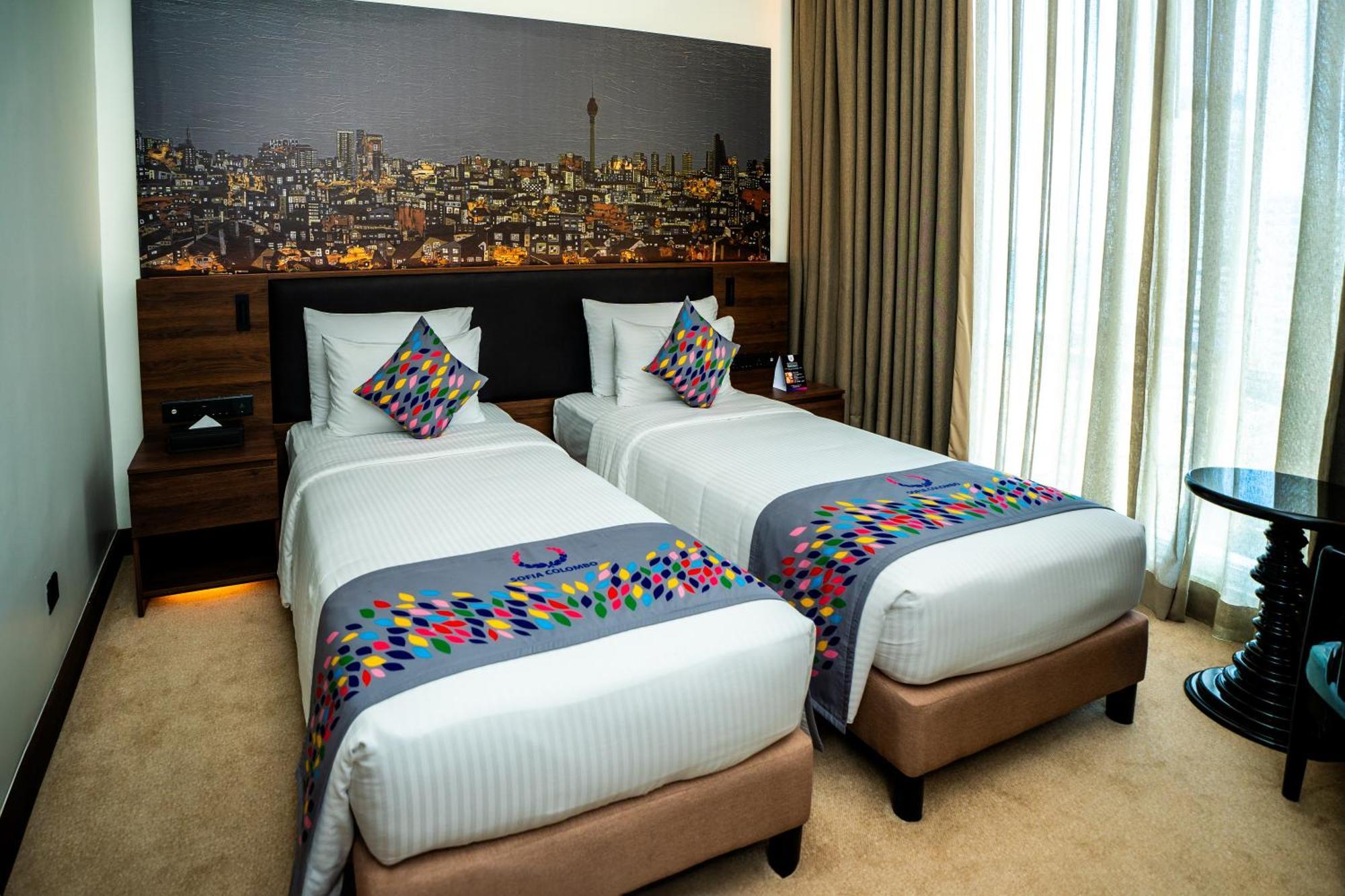 Deluxe Twin Room City View