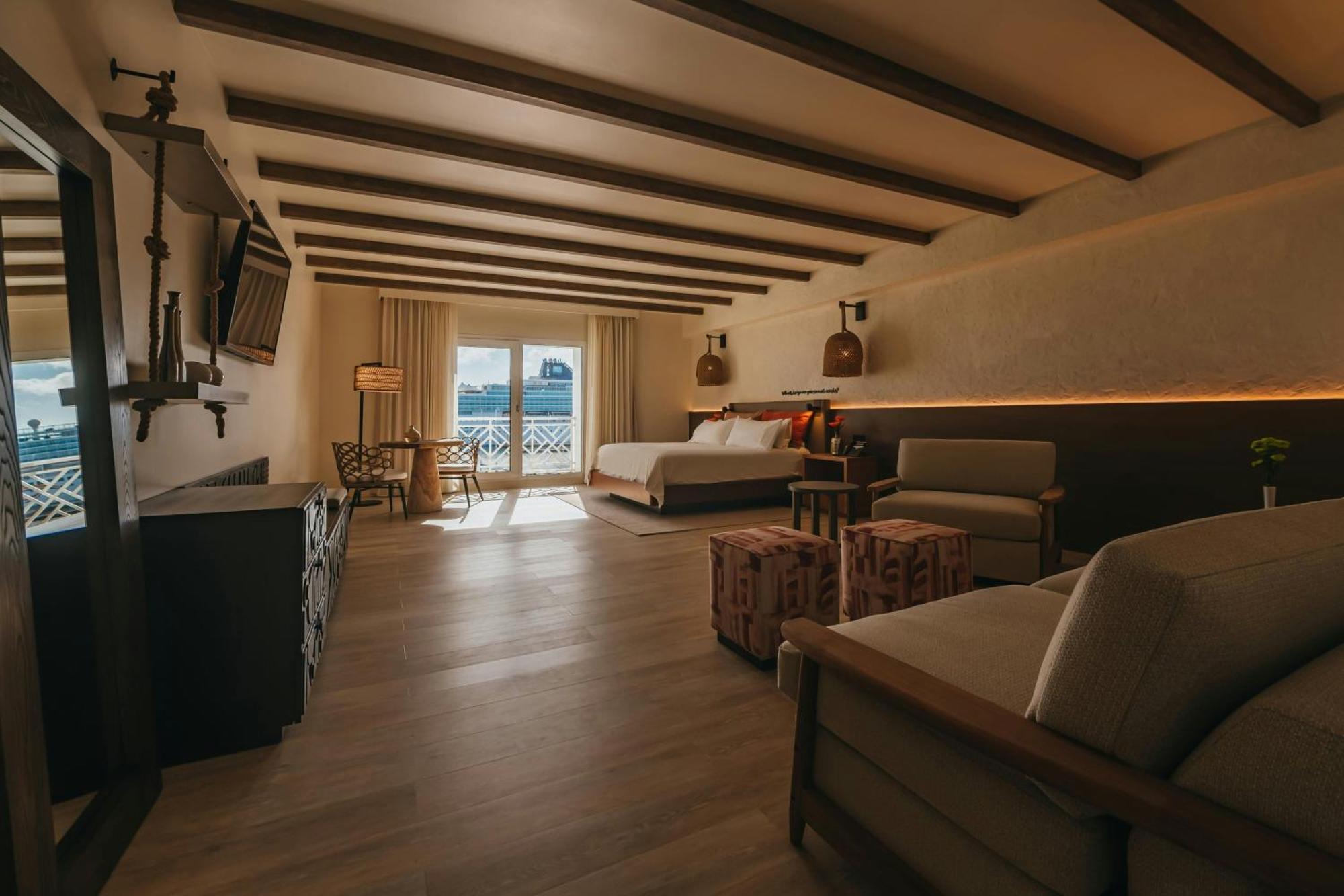 Executive Suite King Bed Adults Only,1631552946:JPEG