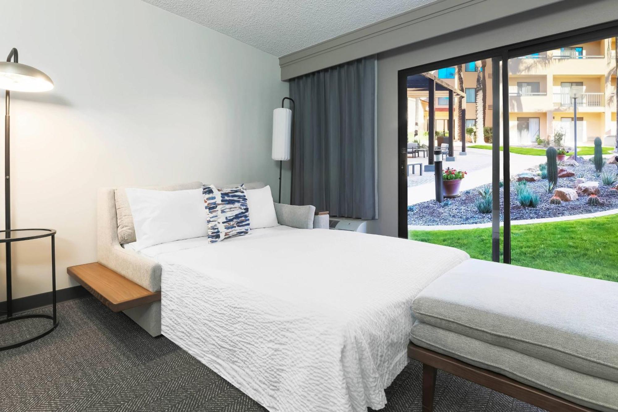One-Bedroom King Suite Pool View,1632238644:JPEG