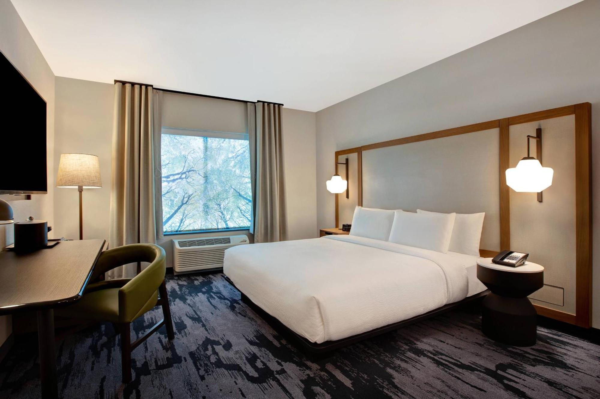 Guest Room, 1 King,1632320779:JPEG