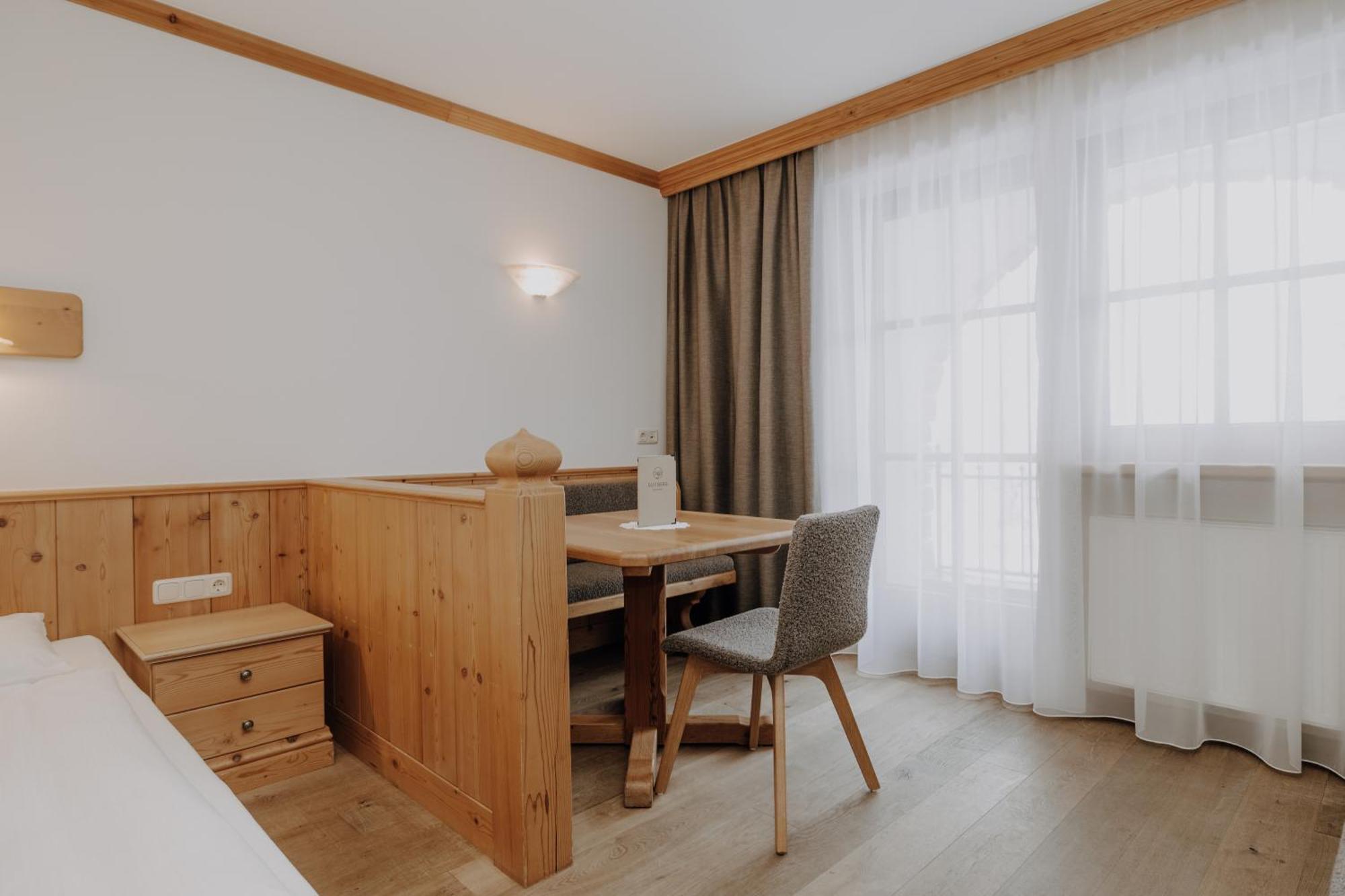 Double Room,1633687181:JPEG