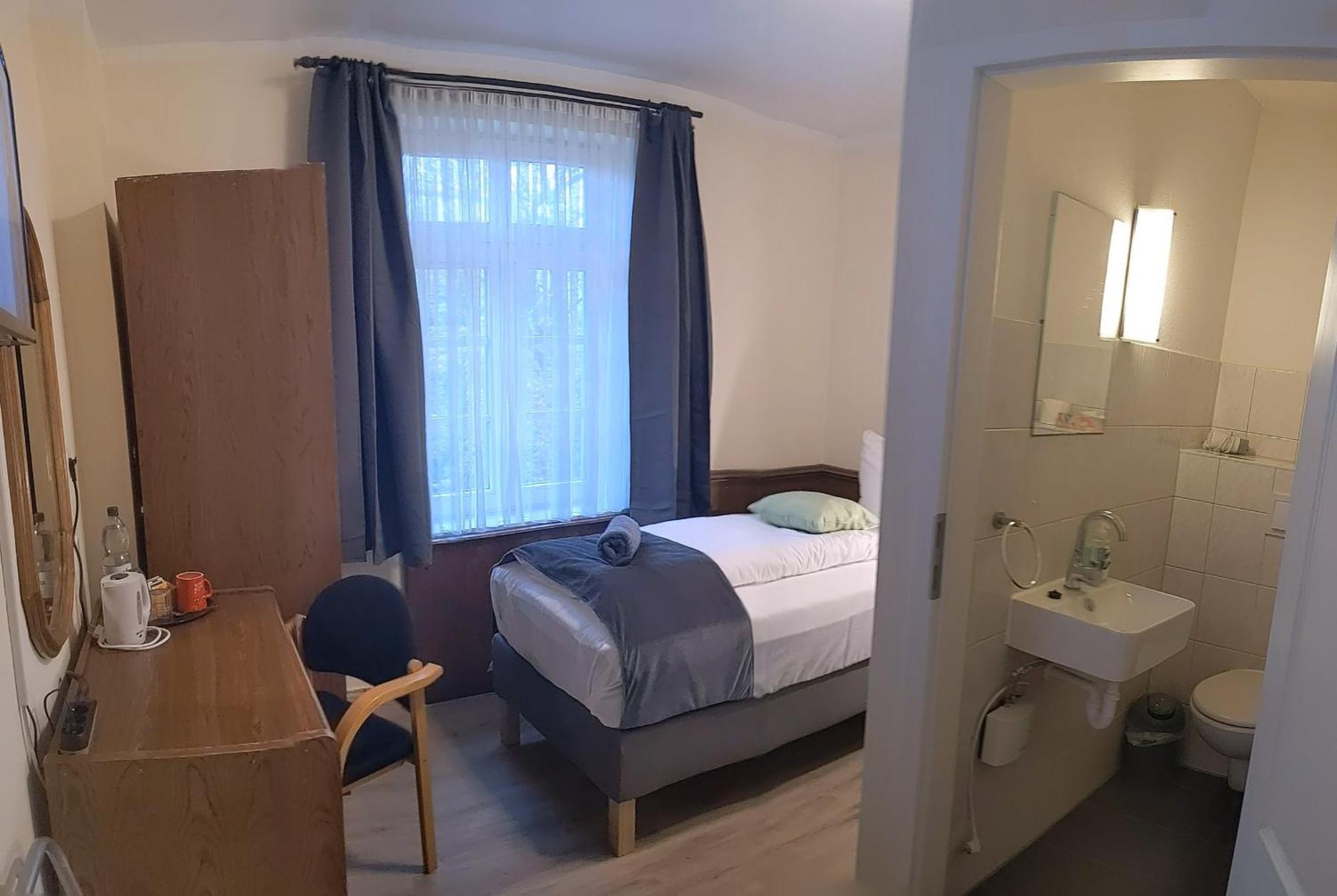 Economy Single Room without shower,1637718637:JPEG
