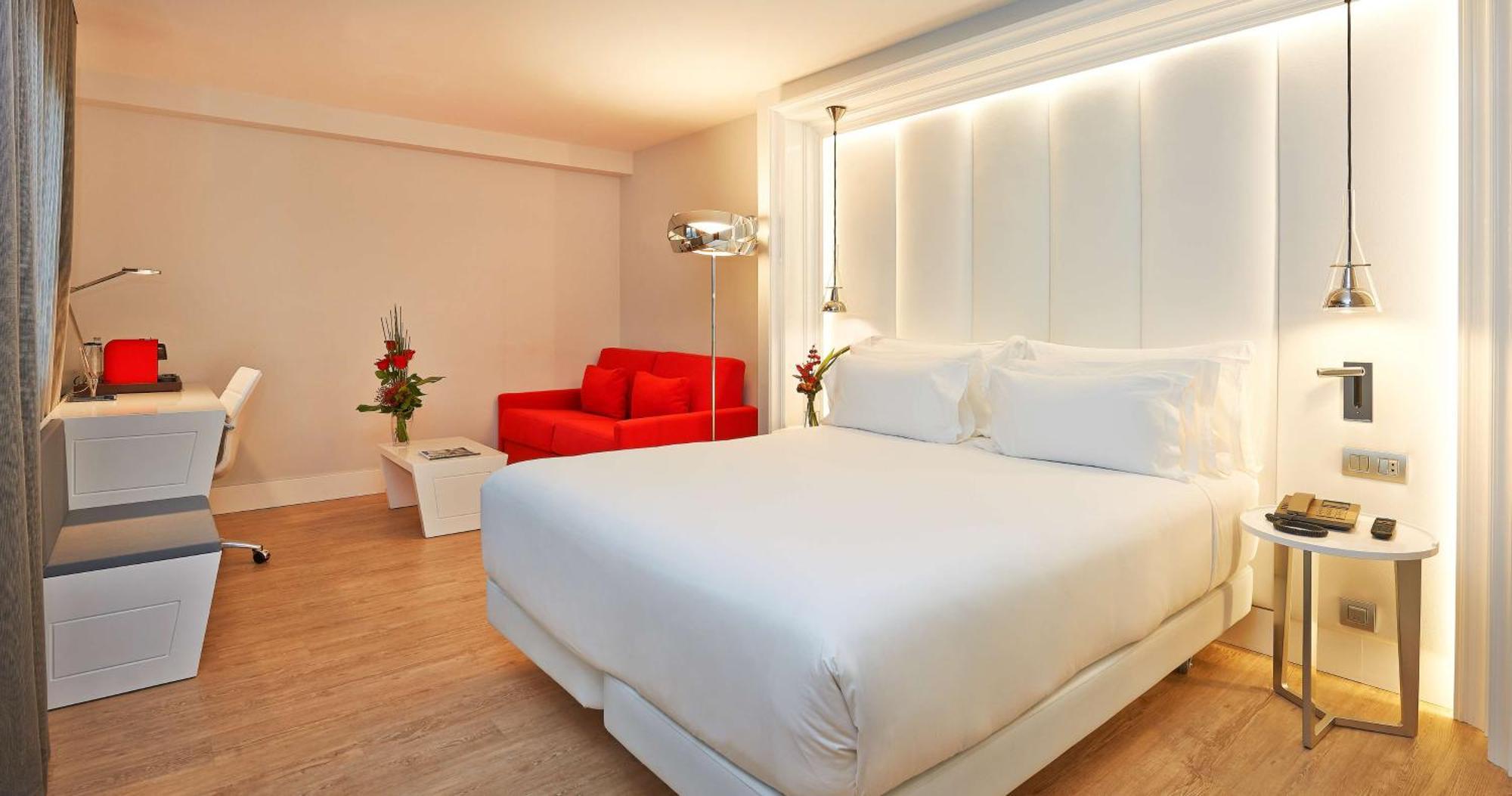 Quarto Premium Extra Grande com 1 Cama de Casal ou 2 de Solteiro