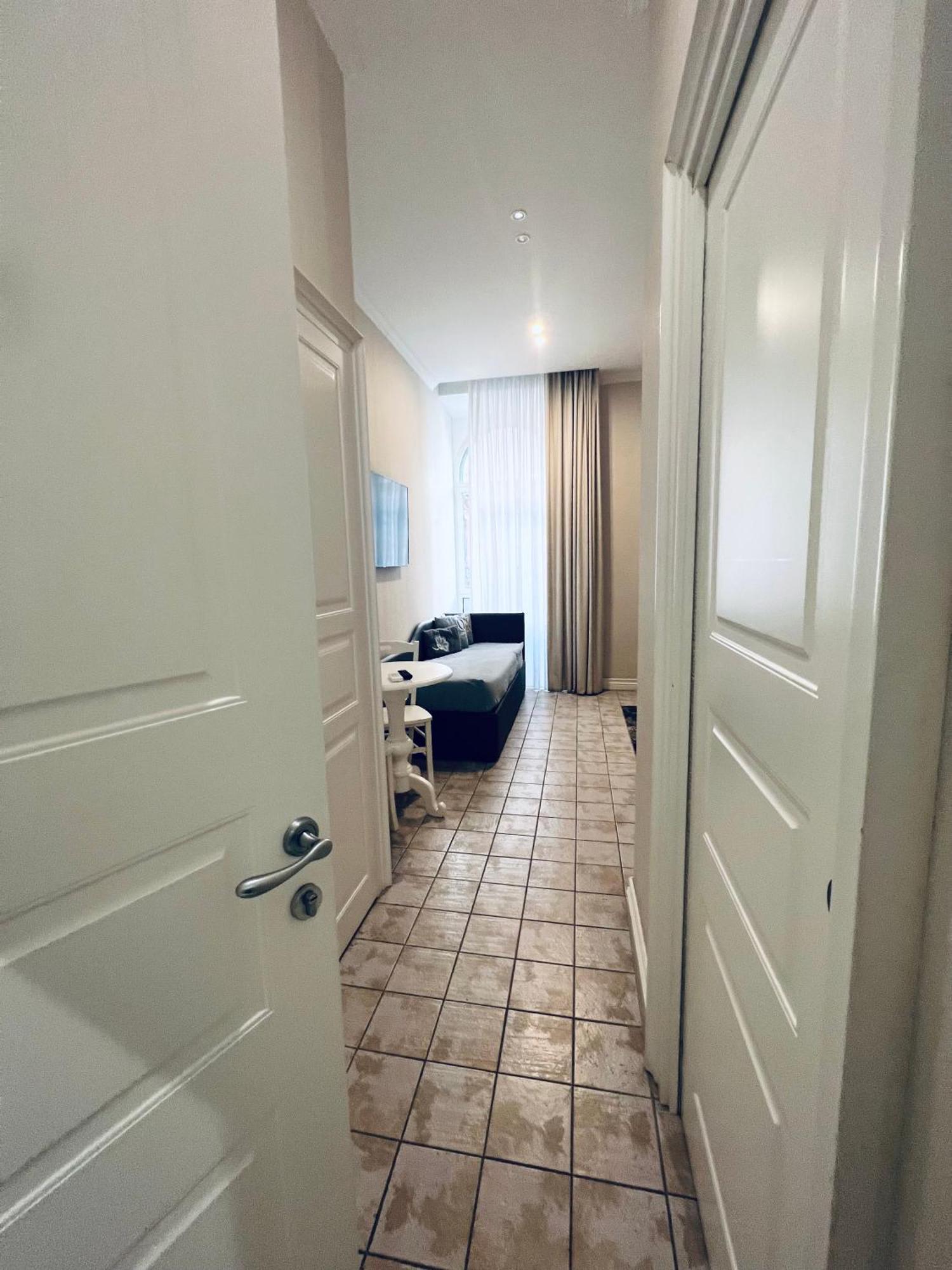 Triple Room Bath,1643793134:JPEG