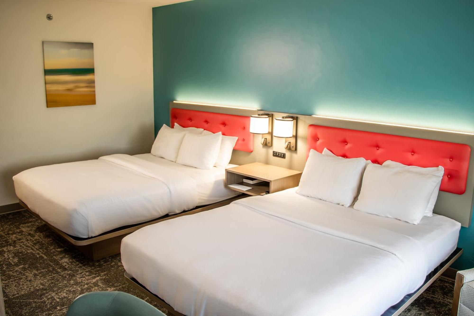 Standard Queen Room with Two Queen Beds - Non-Smoking,1646353198:JPEG