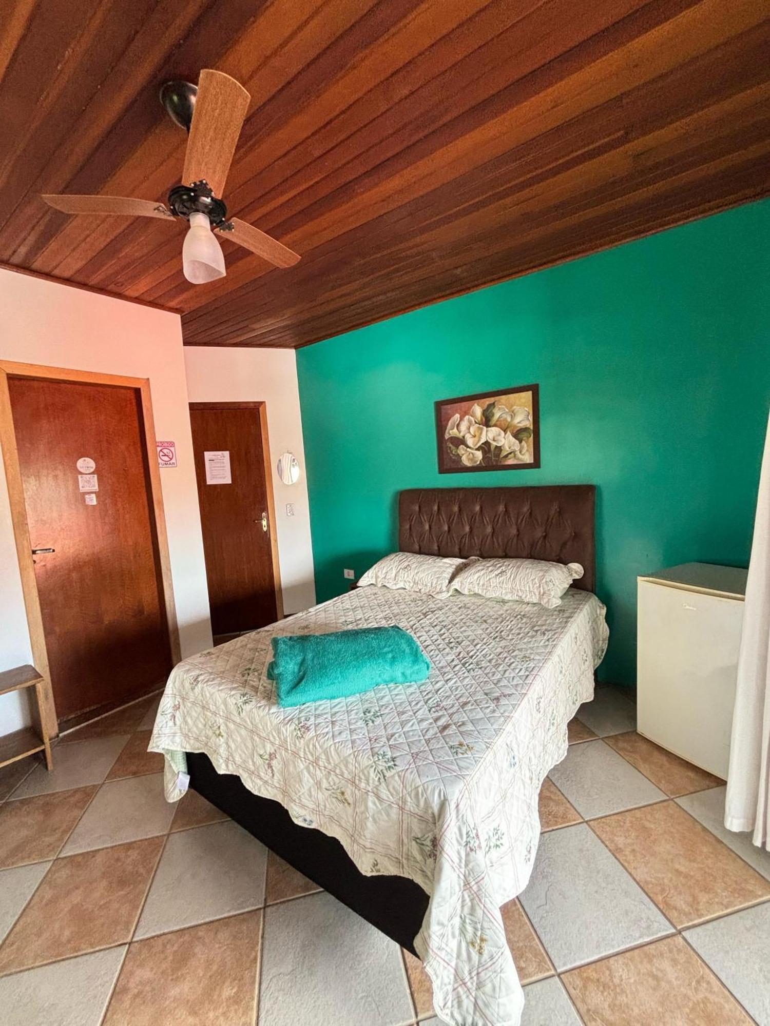 Quarto Duplo com Vista da Piscina