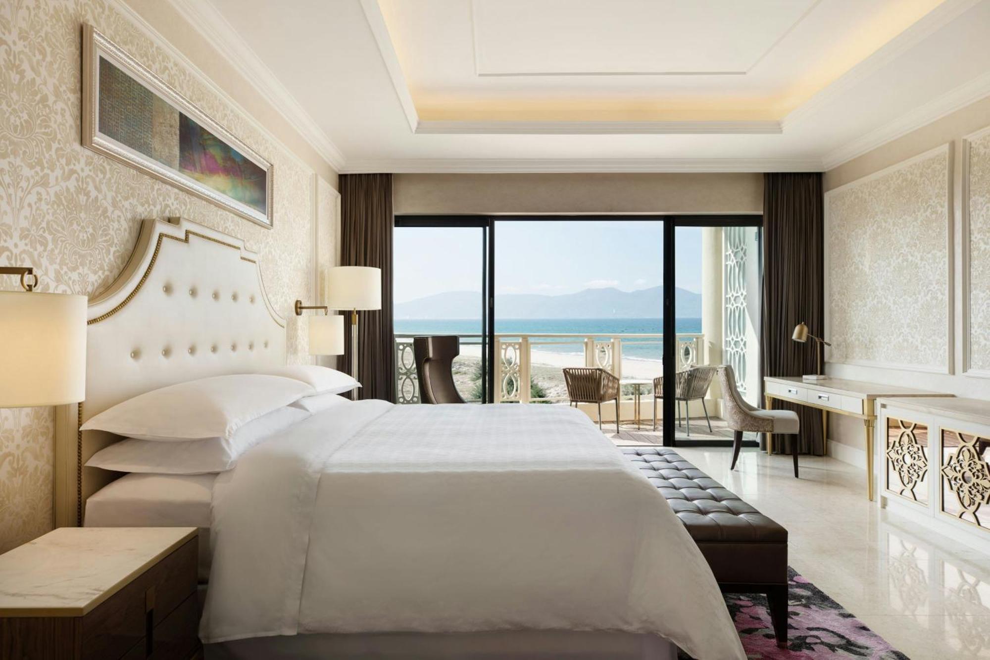 Deluxe with Balcony, Guest room, 1 King, Partial Sea View,1574844719:JPEG