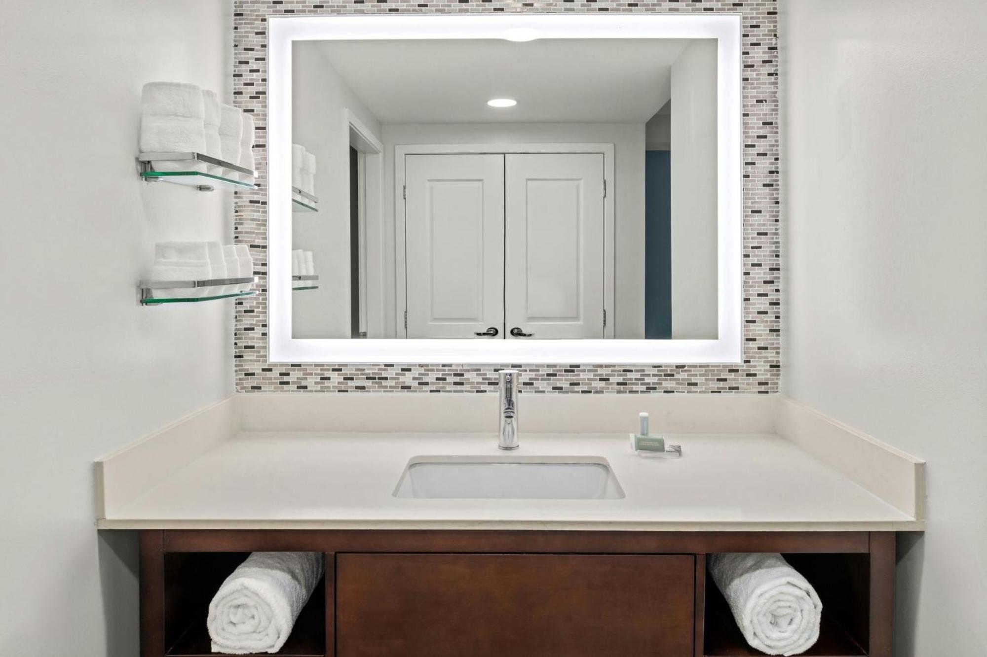 Two-Bedroom Suite,1669007777:JPEG