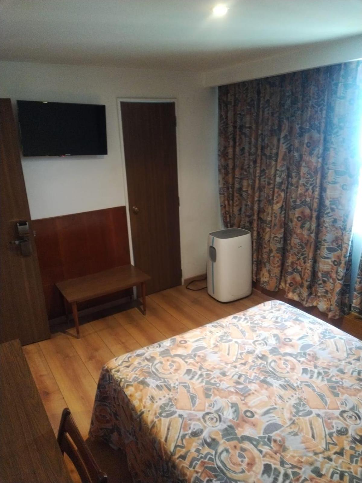 Standard Queen Room