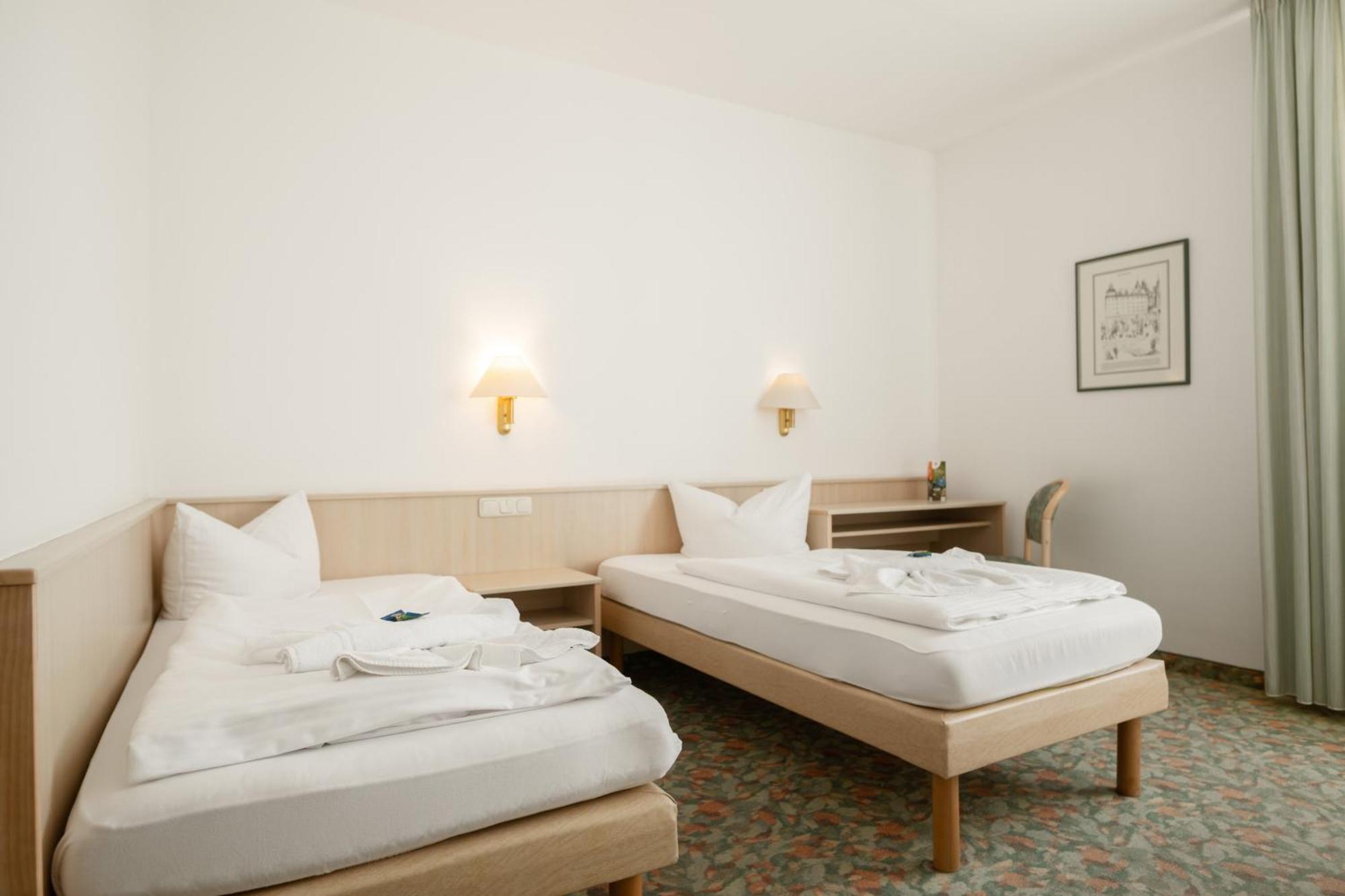 Standard Twin Room,1674701736:JPEG