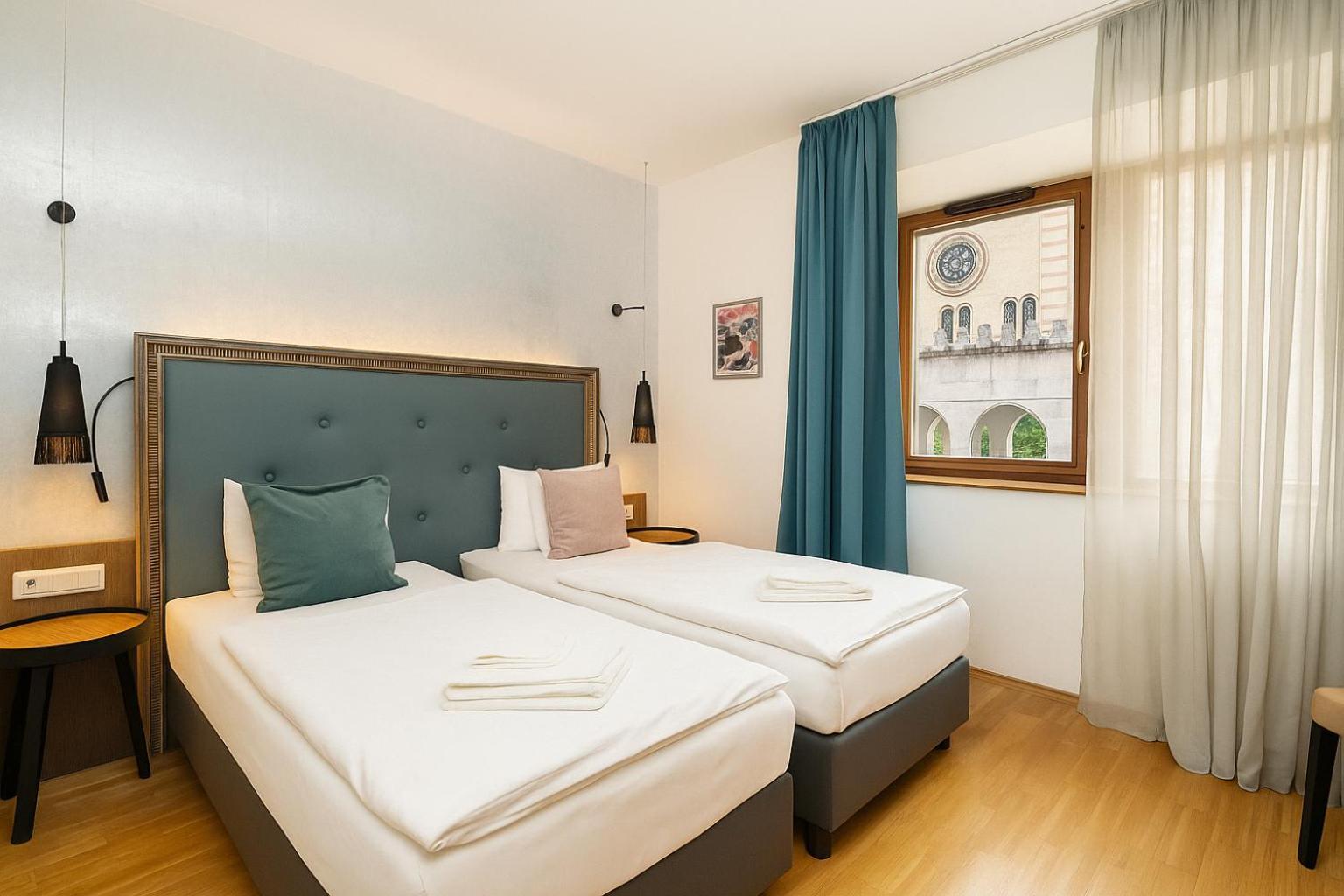 Deluxe Double or Twin Room Synagogue View