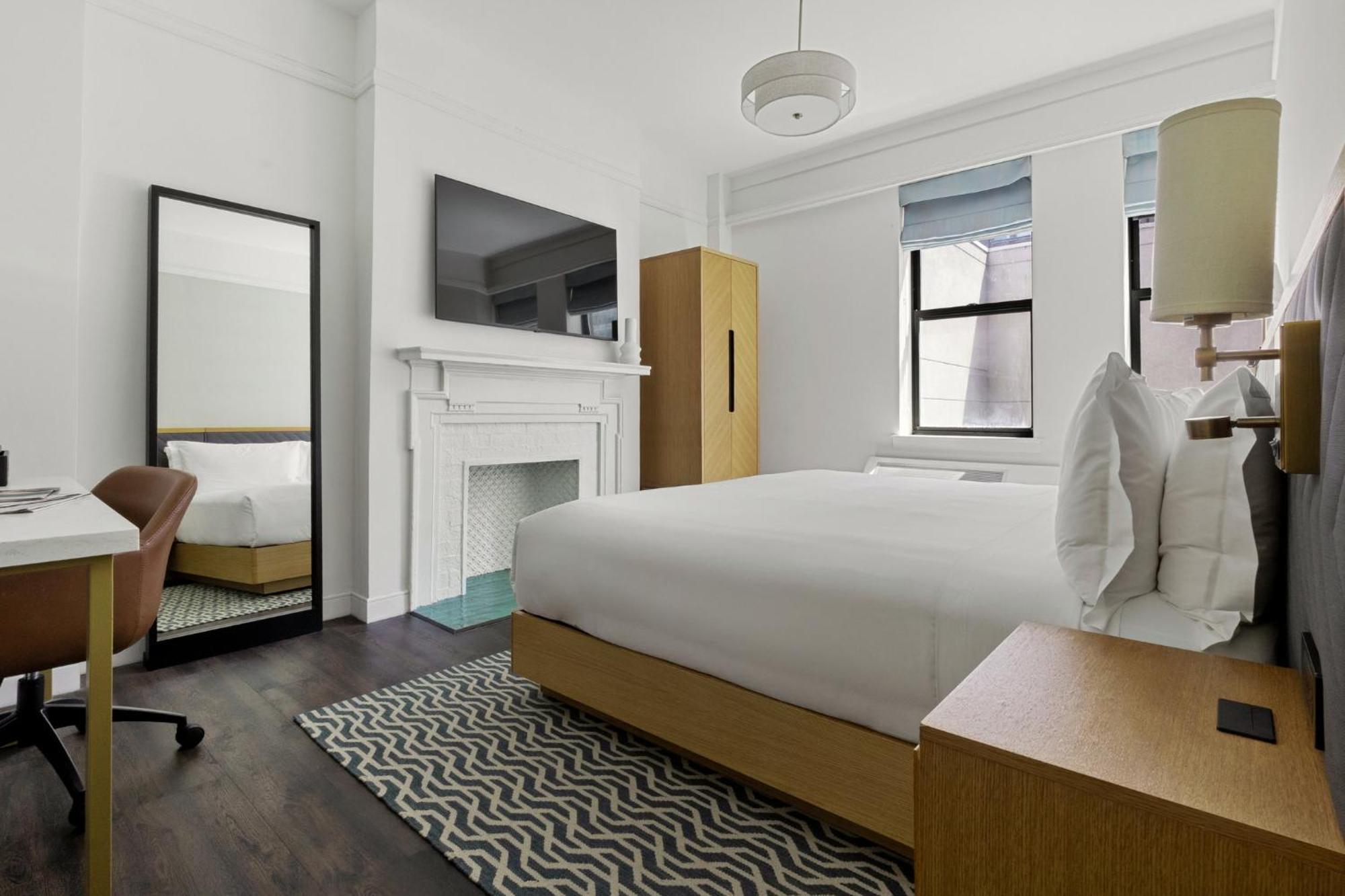 Newly Renovated Standard Room King Bed