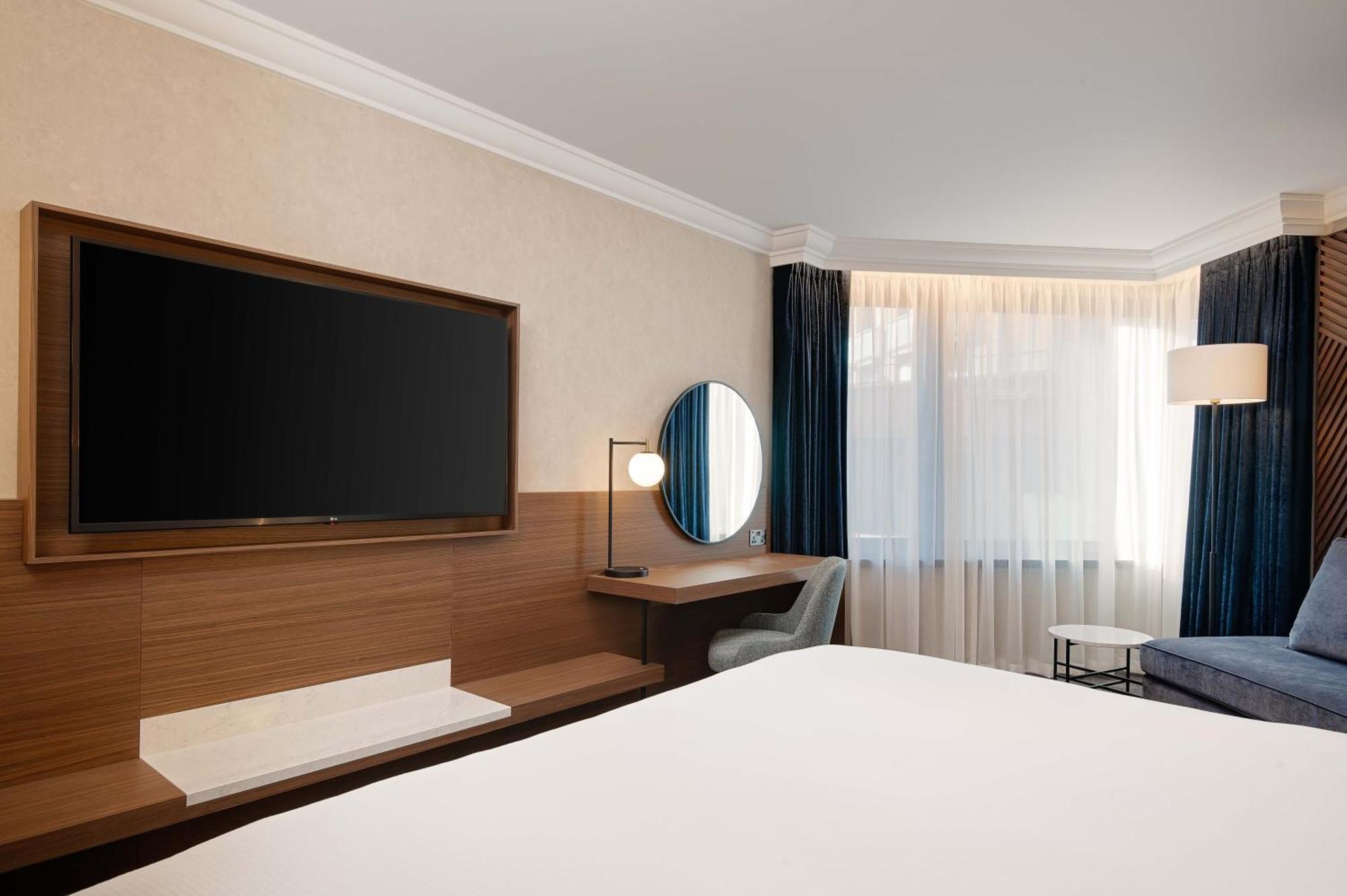 Executive King Room,1758280561:JPEG