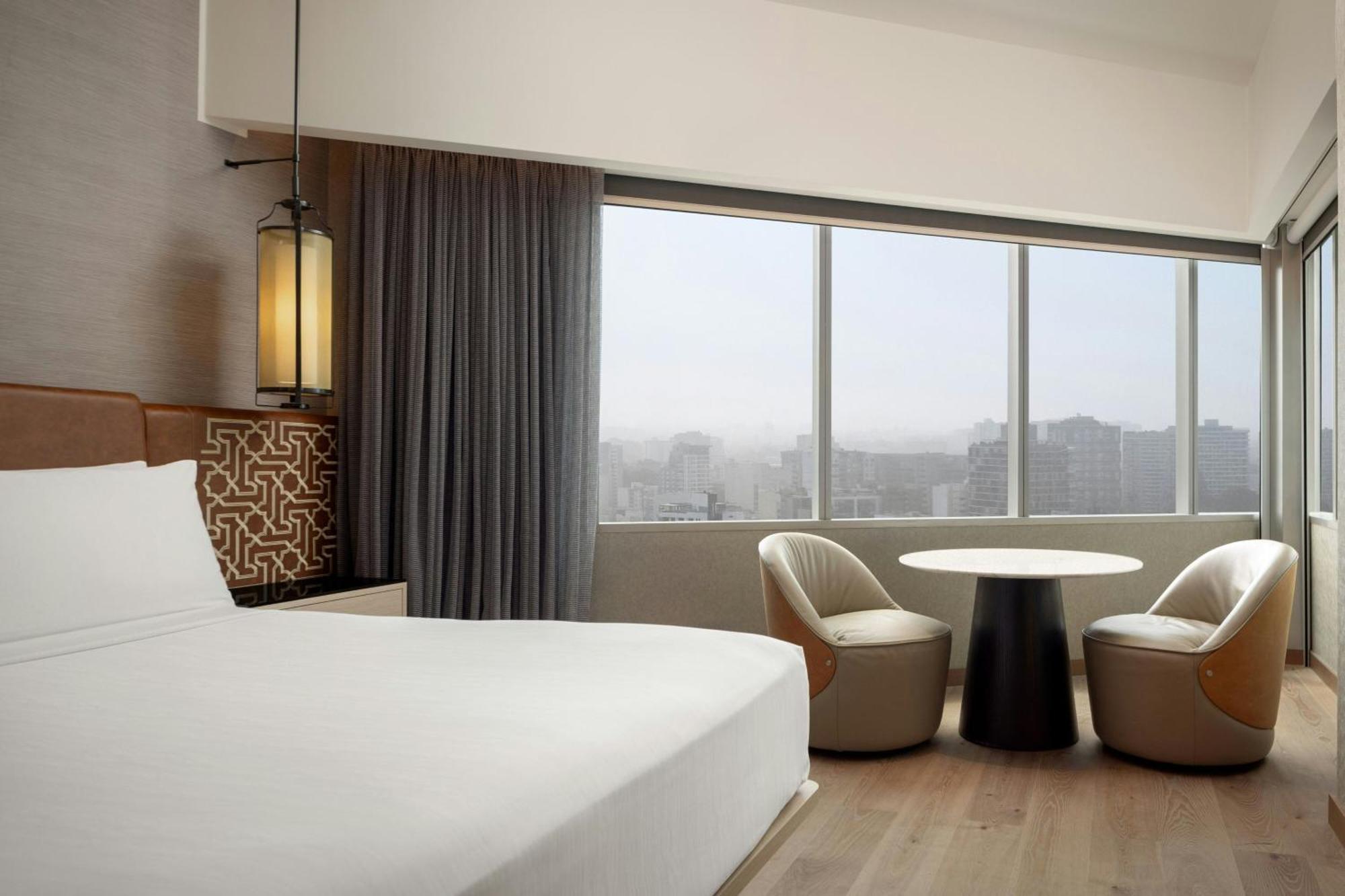 Contemporary Classic King Room Oceanfront,1742696656:JPEG