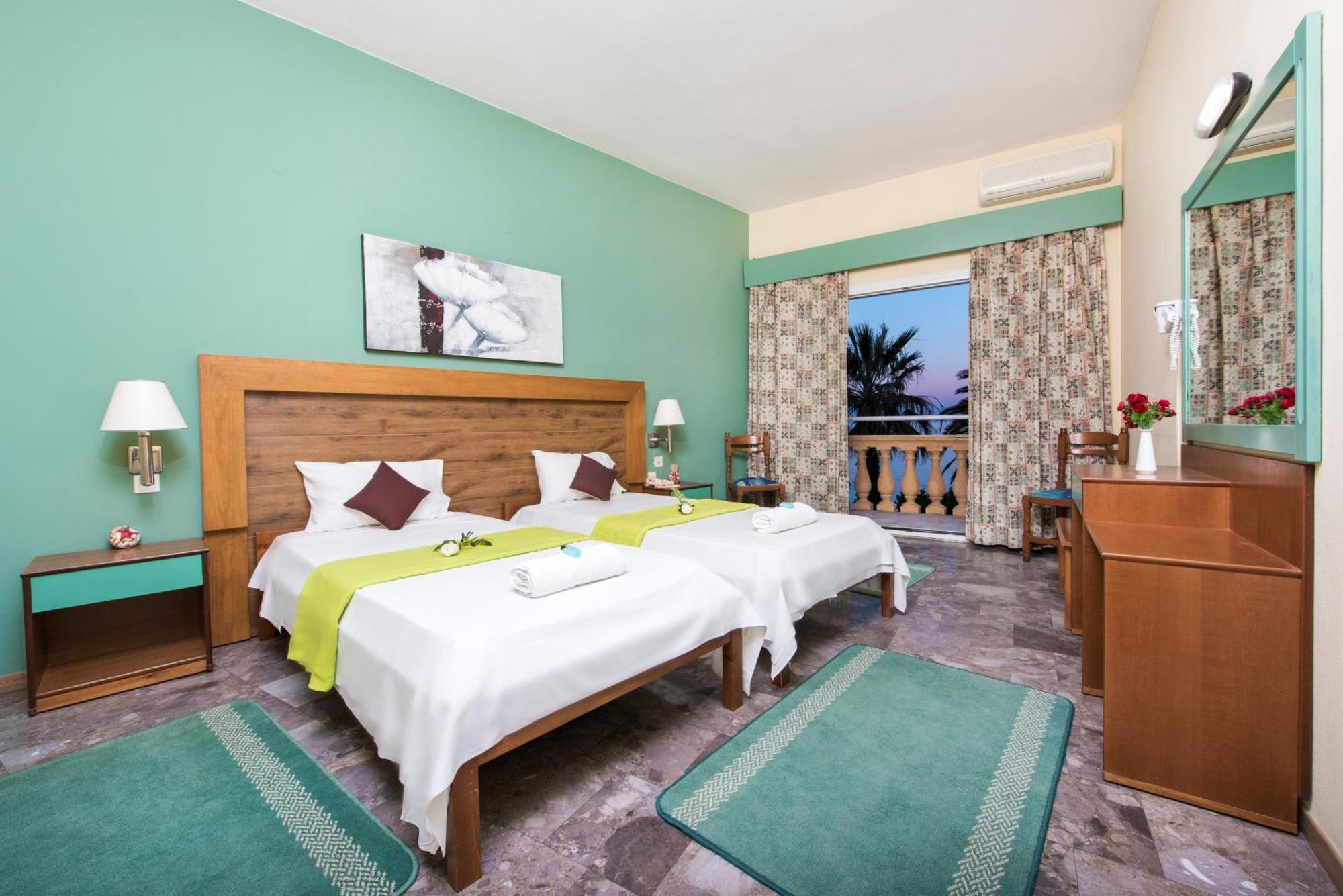 Double or Twin Room,705379966:JPEG
