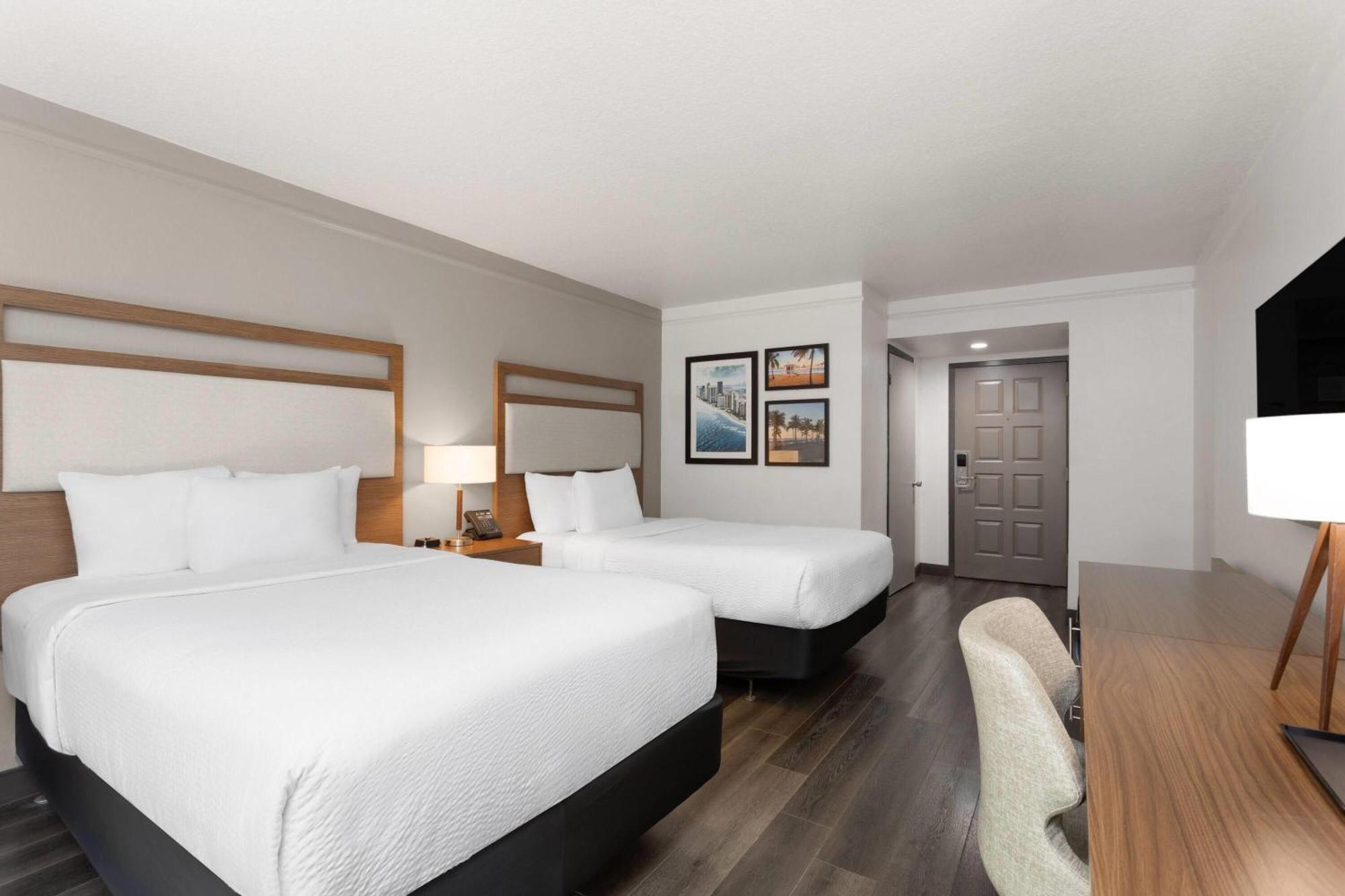 Deluxe Double Room with Two Double Beds - Poolside,1694546071:JPEG