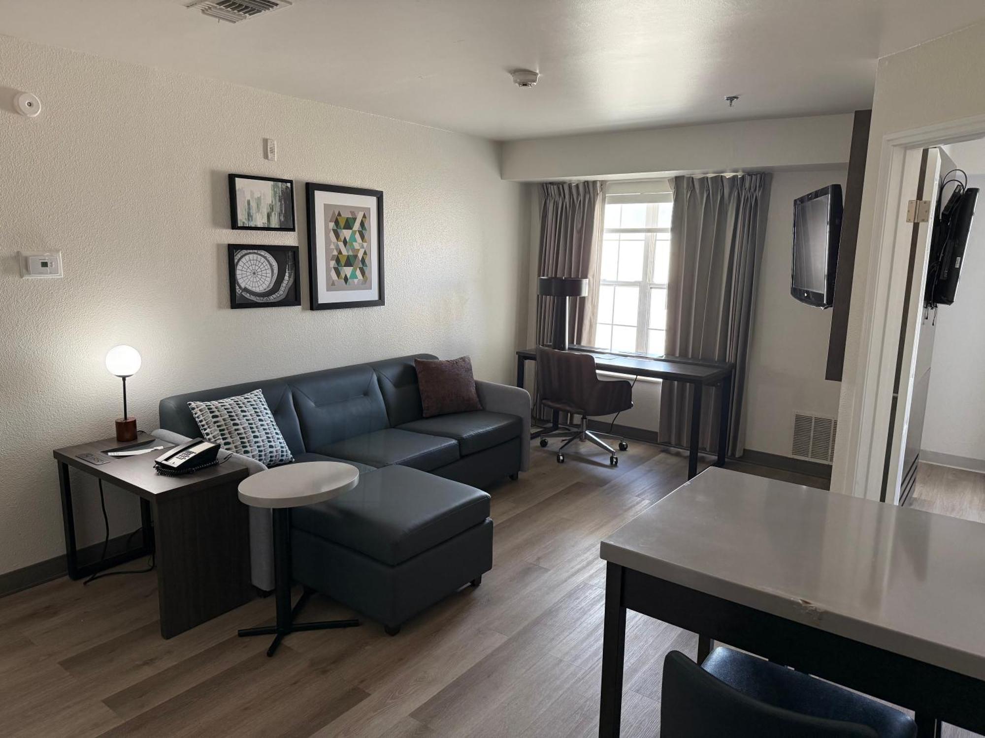One-Bedroom King Suite Sofa Bed,1695747423:JPEG
