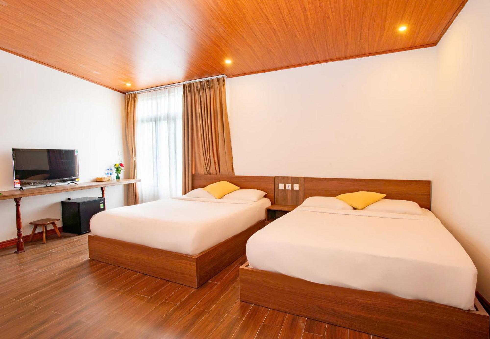 Deluxe Family Room