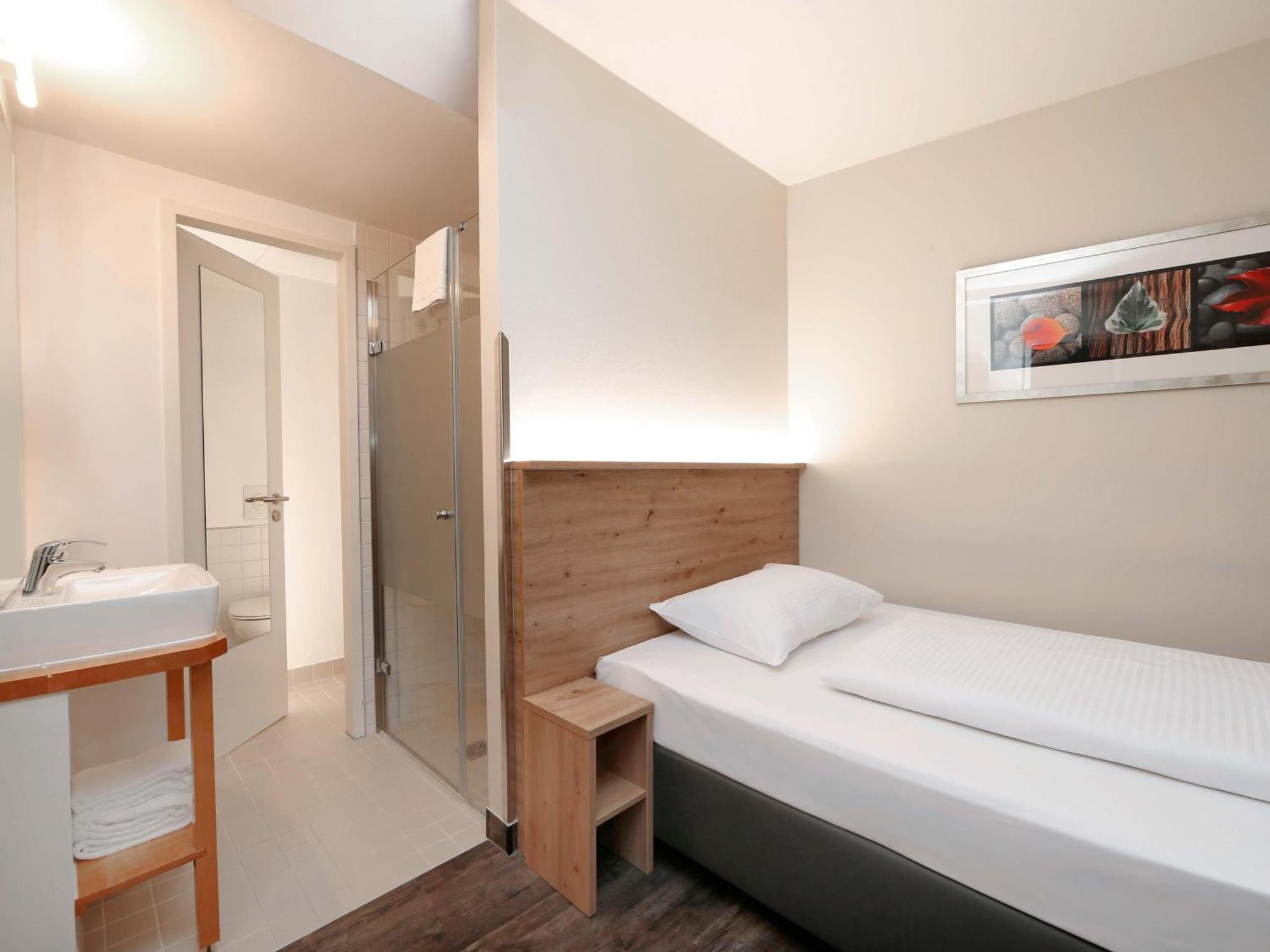 Single Room,1698848738:JPEG