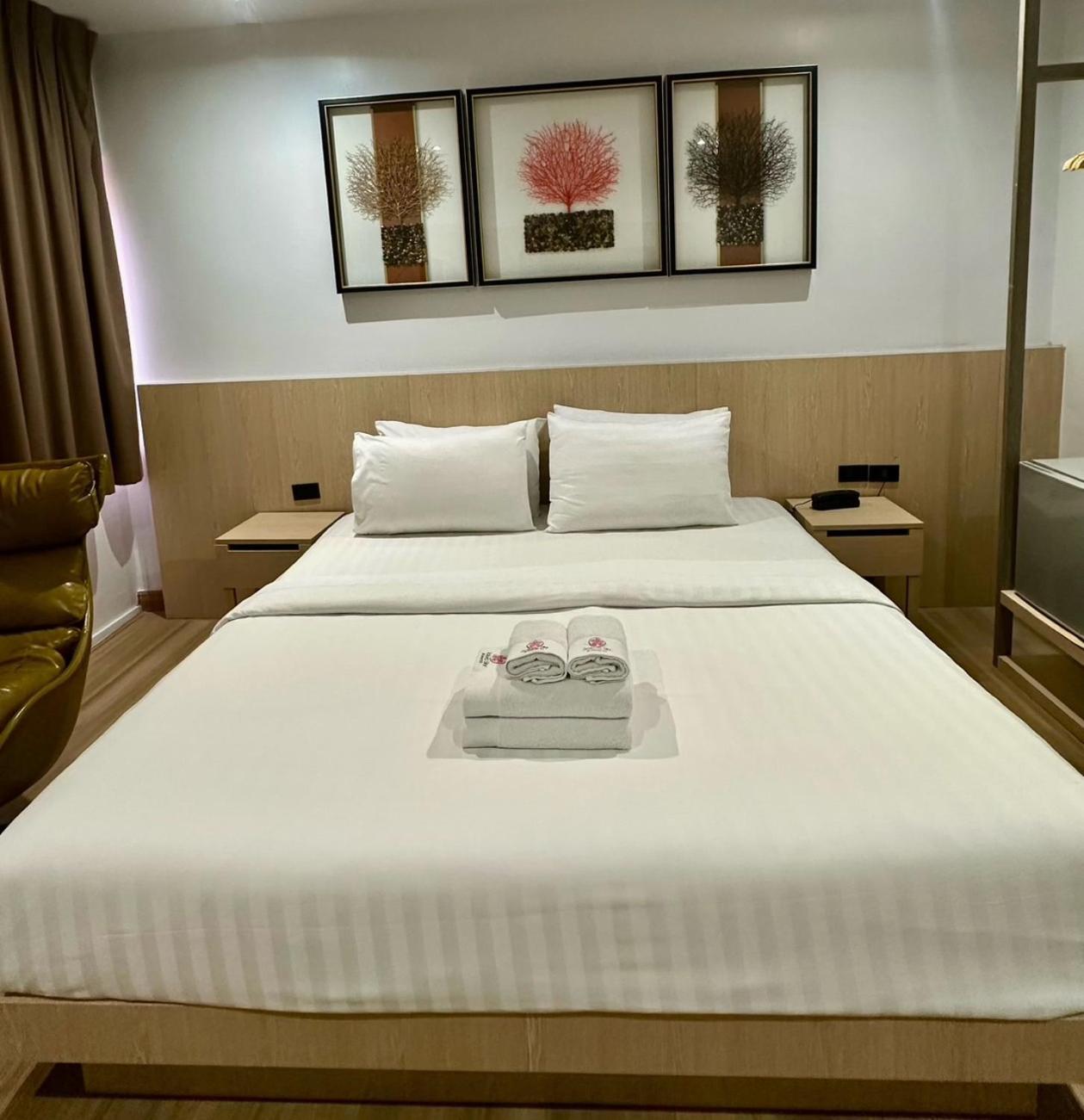 Deluxe Double or Twin Room