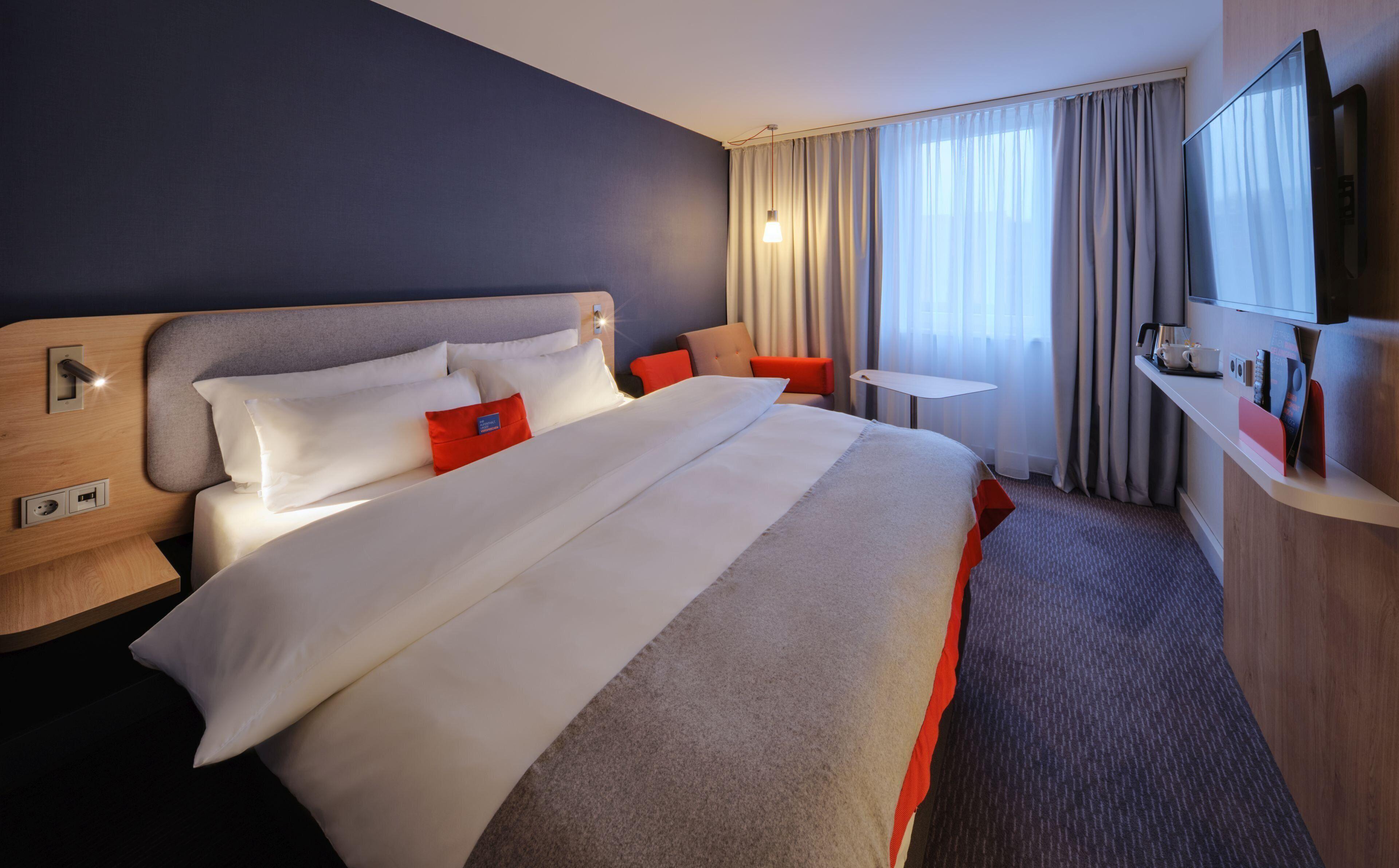 Standard Queen Room with Sofa Bed,1742577489:JPEG